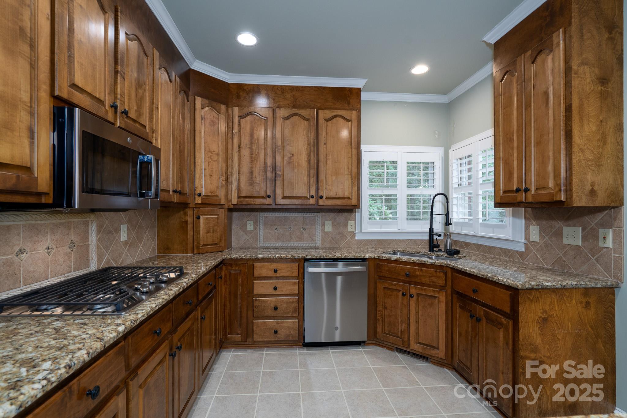 4672 Snow Drive Property Photo 5