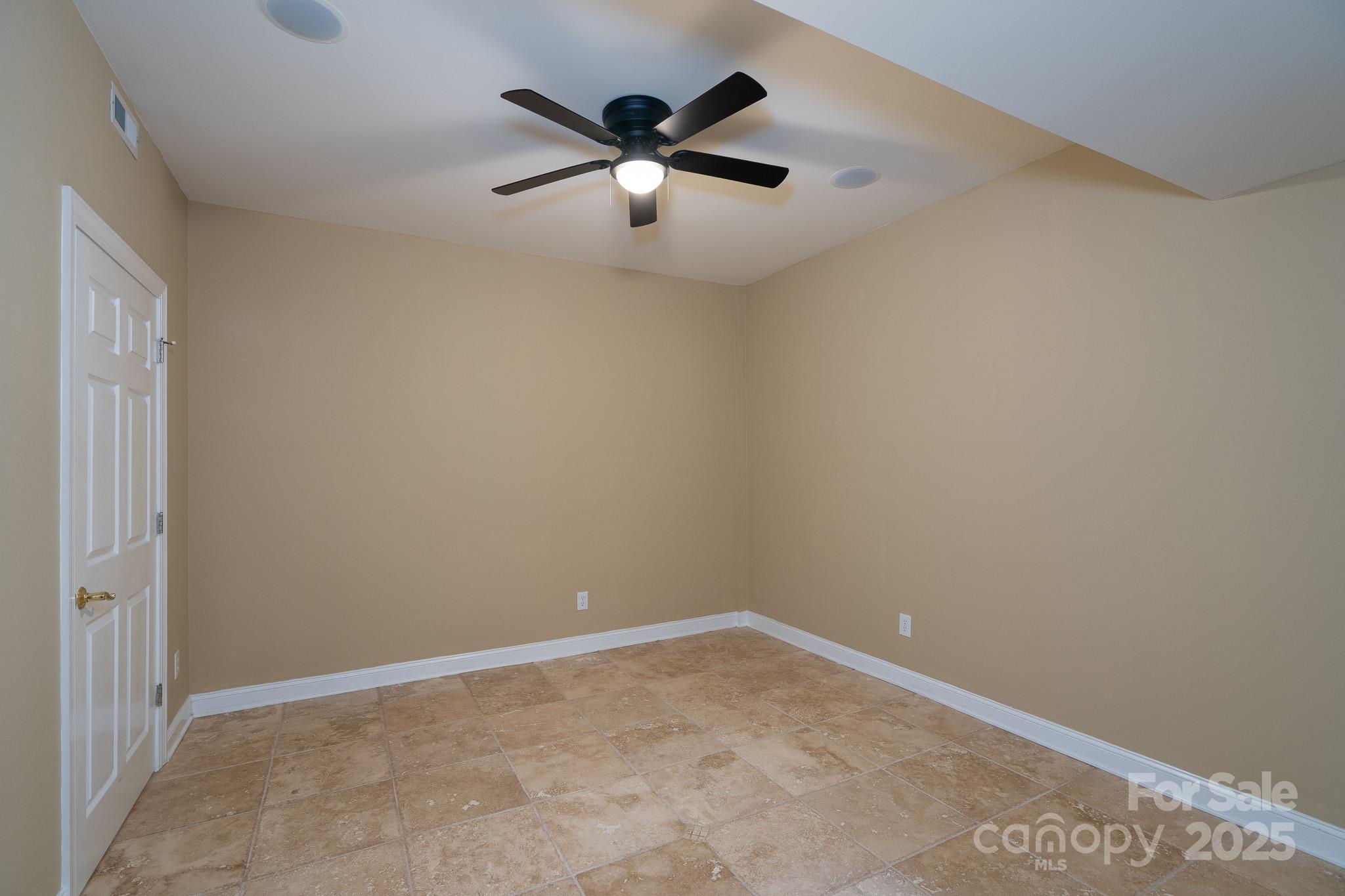 4672 Snow Drive Property Photo 34