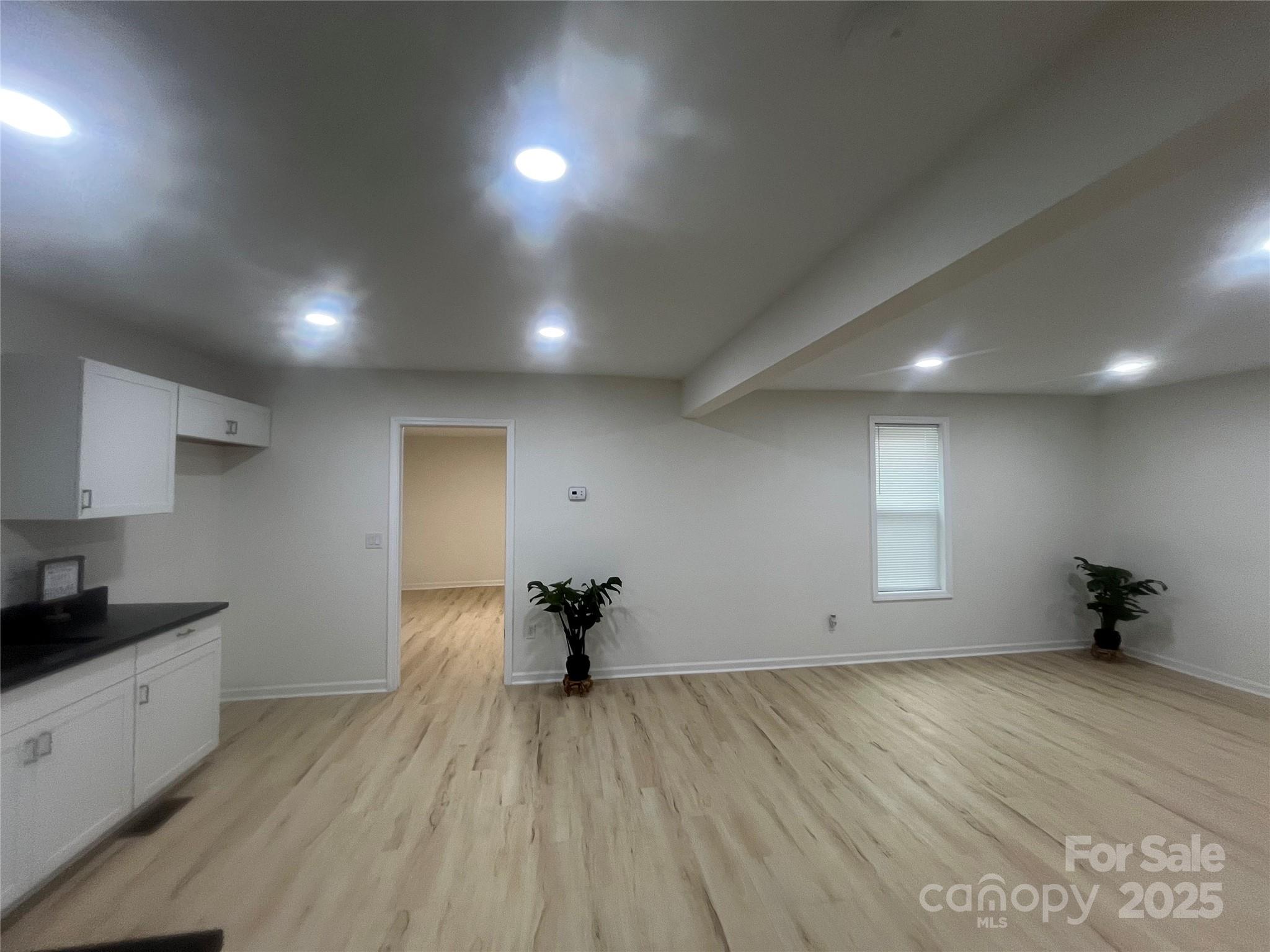 39 E White Street Property Photo 2