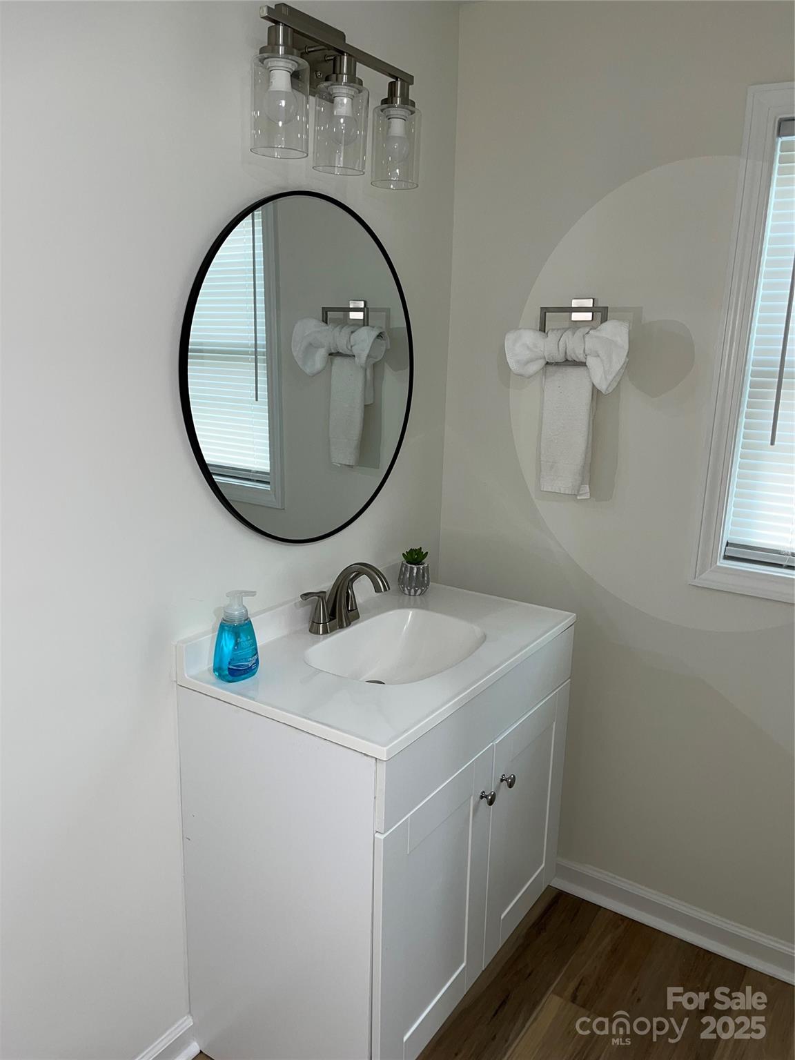 39 E White Street Property Photo 17