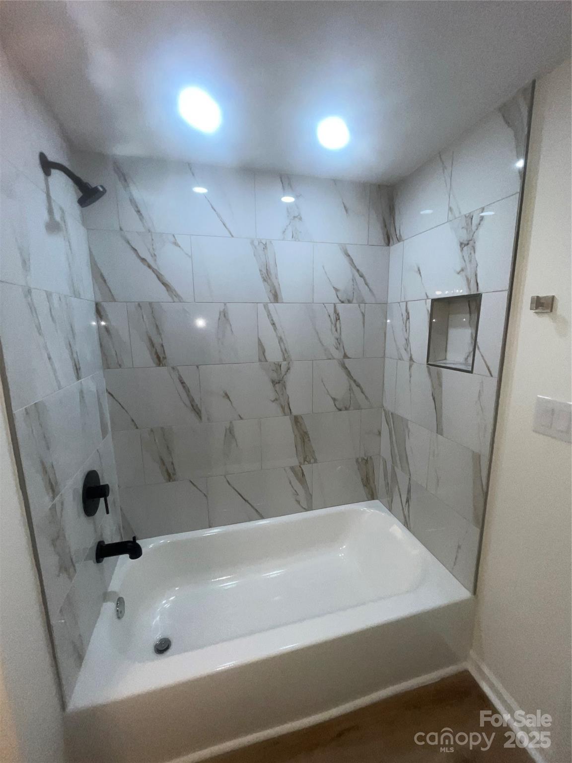 39 E White Street Property Photo 20