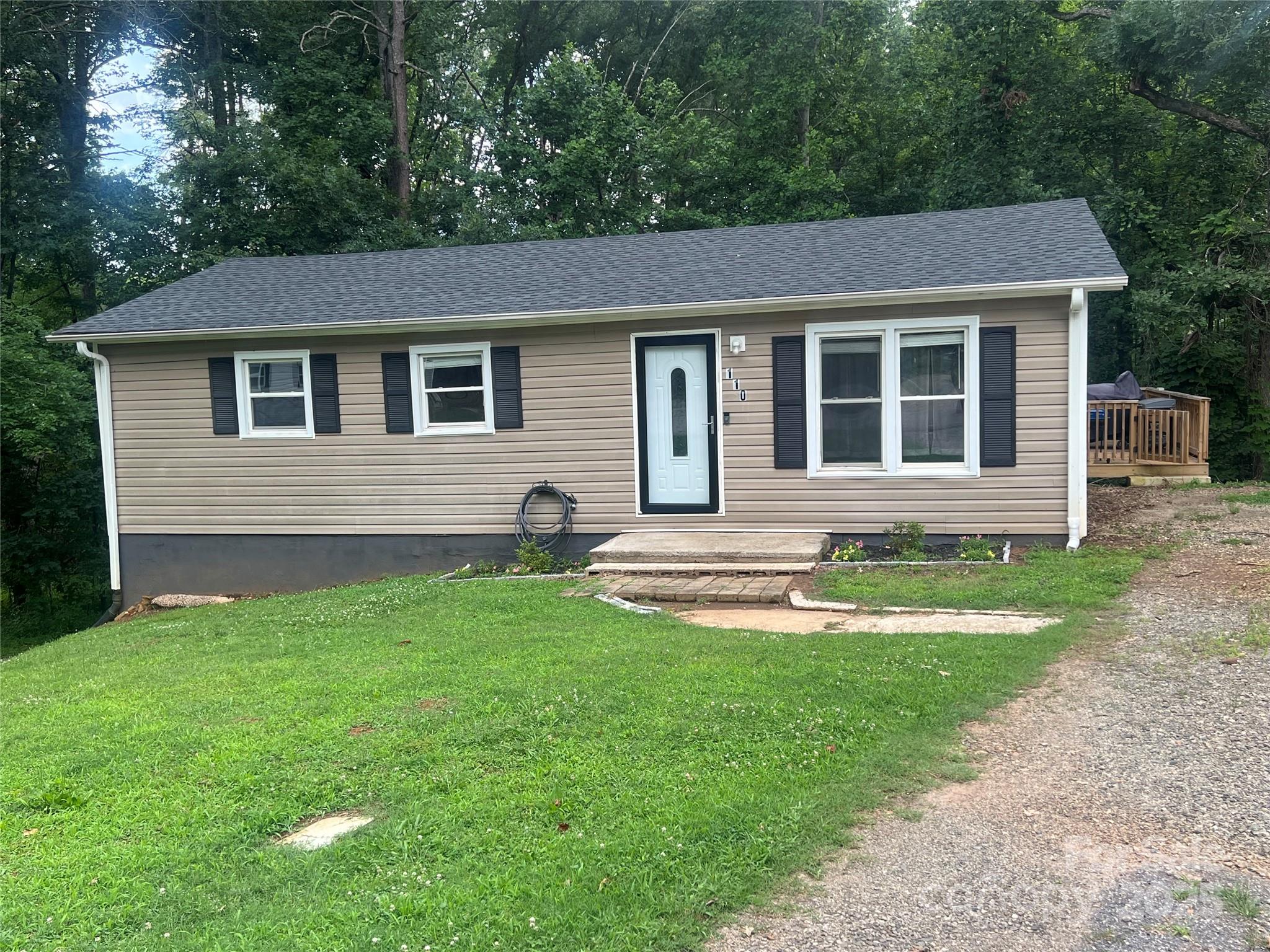 110 Washington Court Property Photo 1