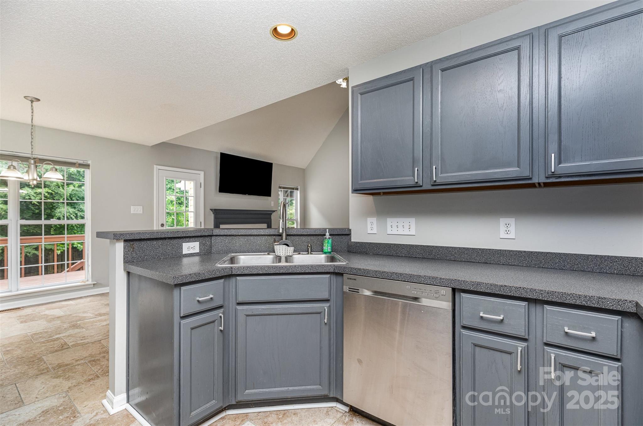 270 Kilmer Lane Property Photo 11