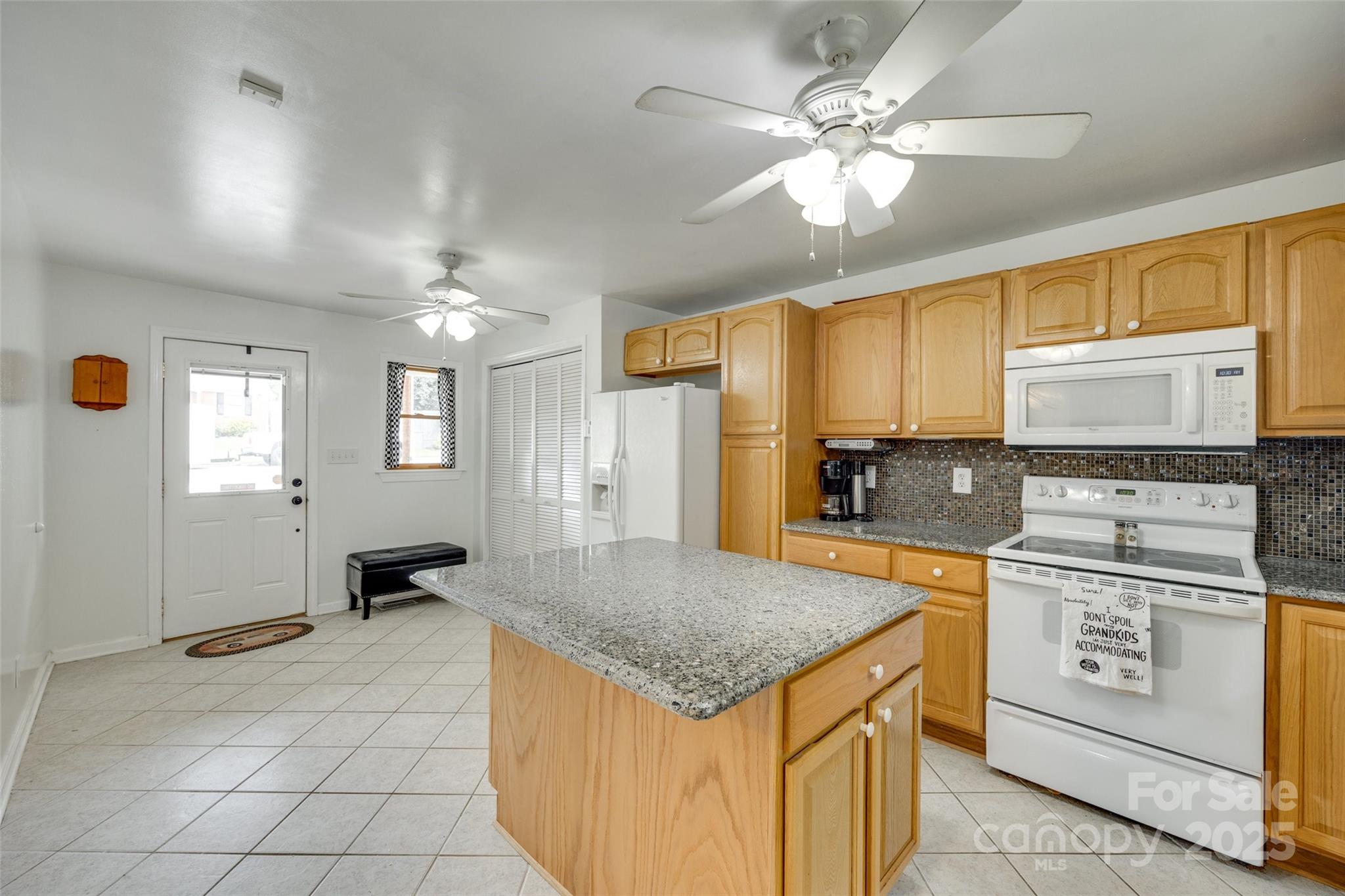 2111 Parkdale Avenue Property Photo 8