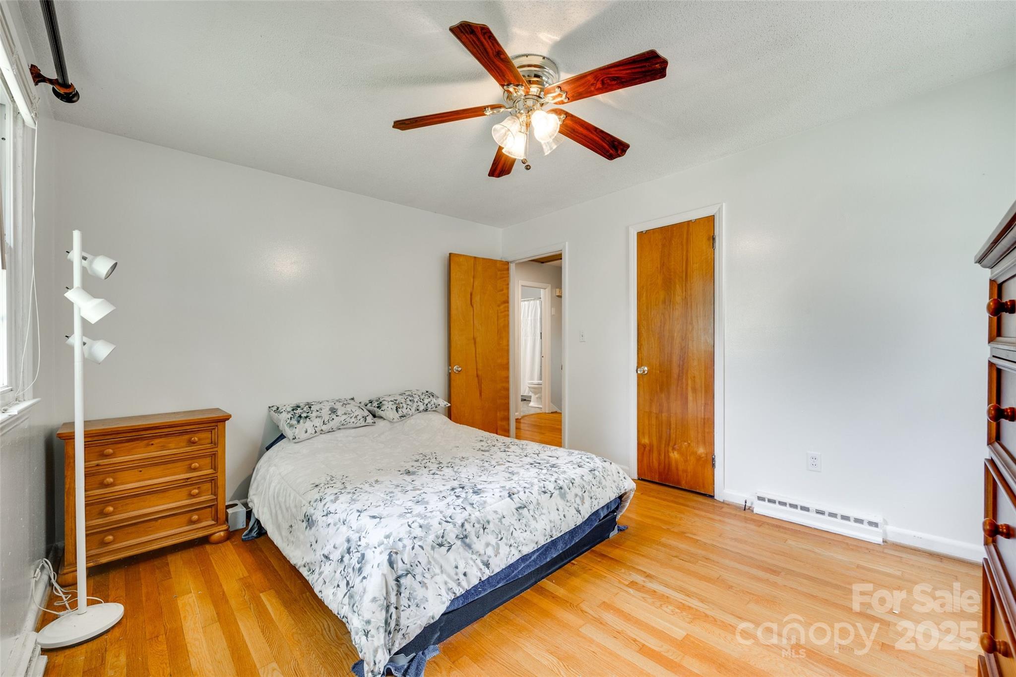 2111 Parkdale Avenue Property Photo 18