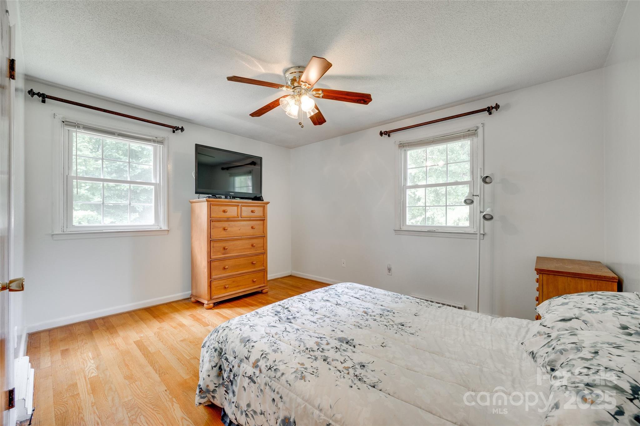 2111 Parkdale Avenue Property Photo 19