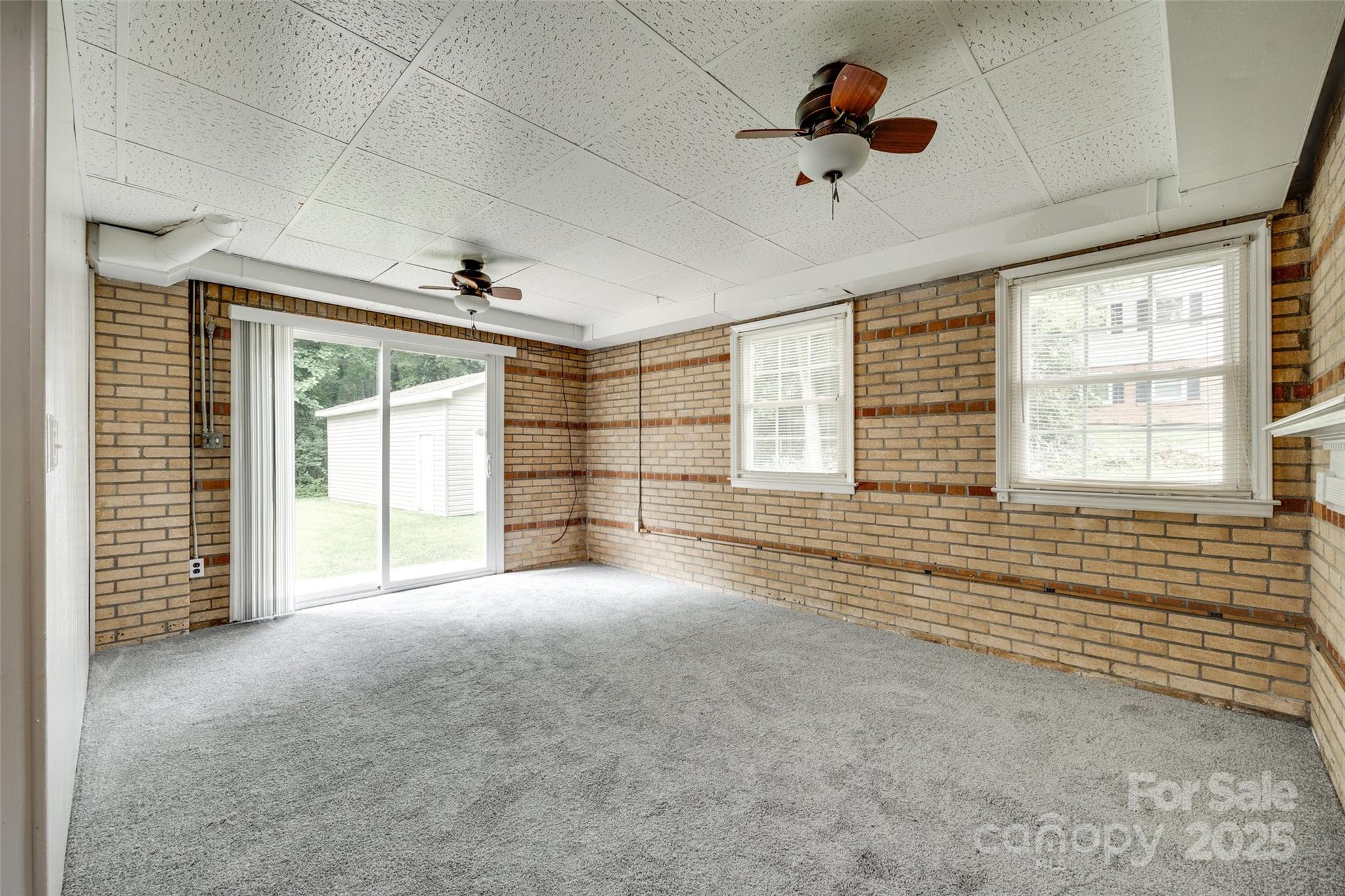 2111 Parkdale Avenue Property Photo 23