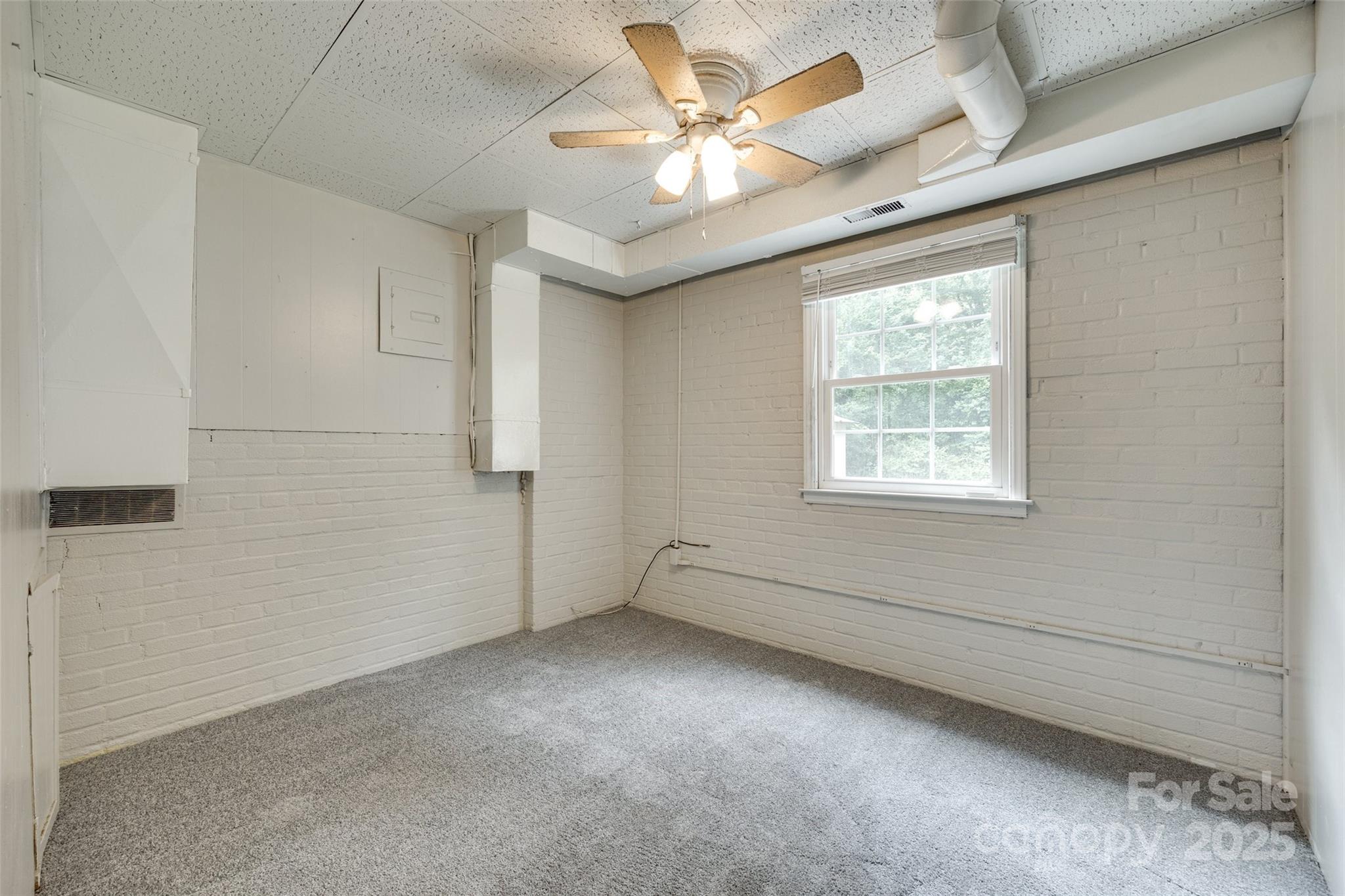 2111 Parkdale Avenue Property Photo 28