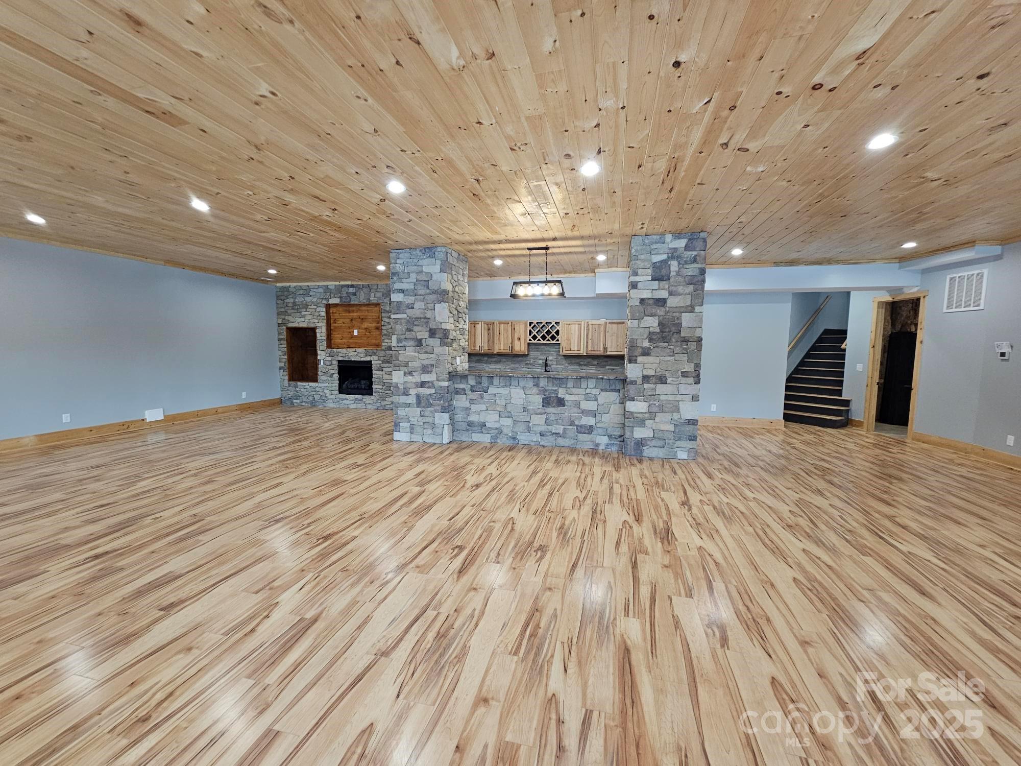 1076 Table View Drive 55 Property Photo 11