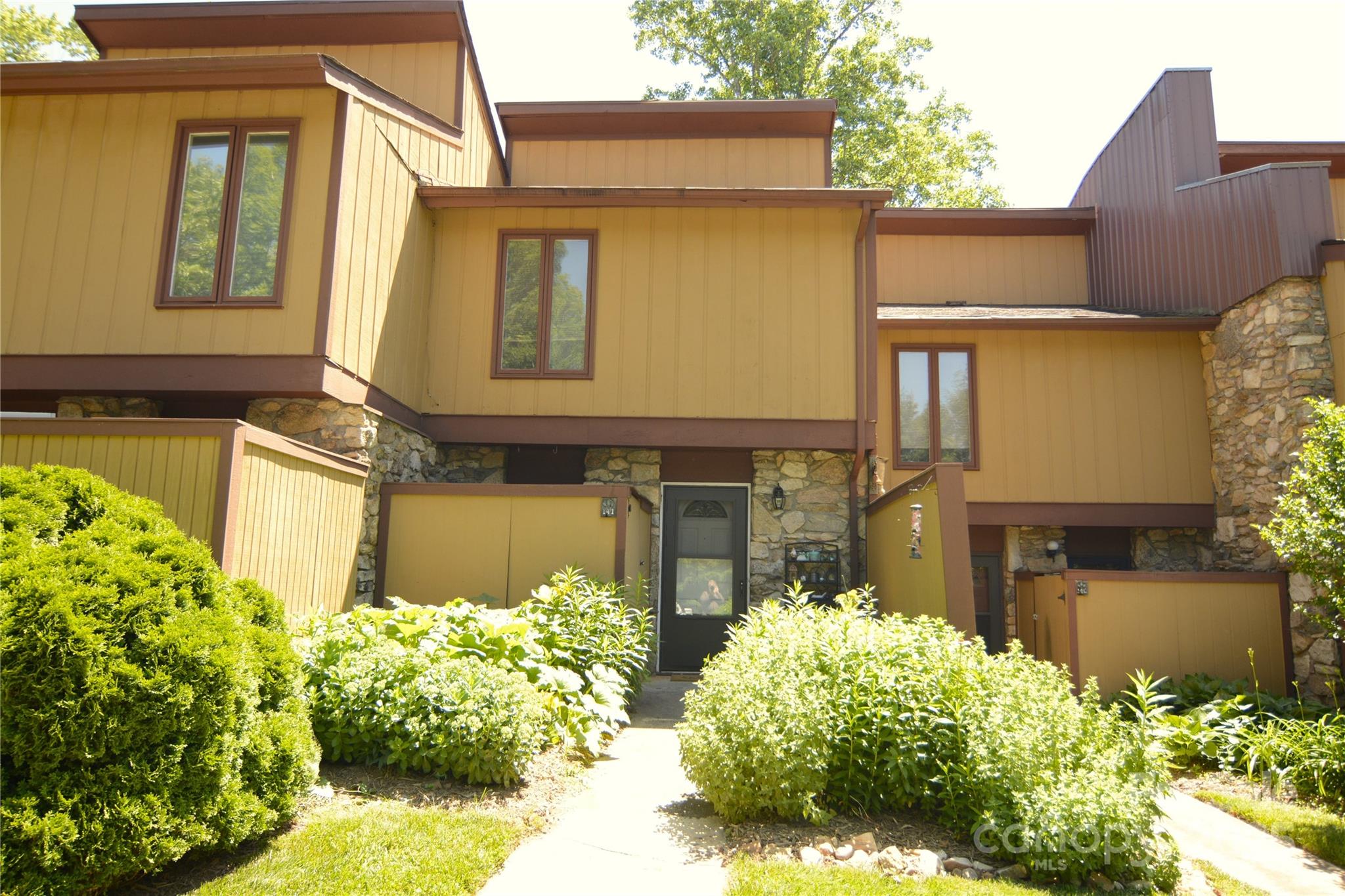 141 Colony Drive Property Photo 1