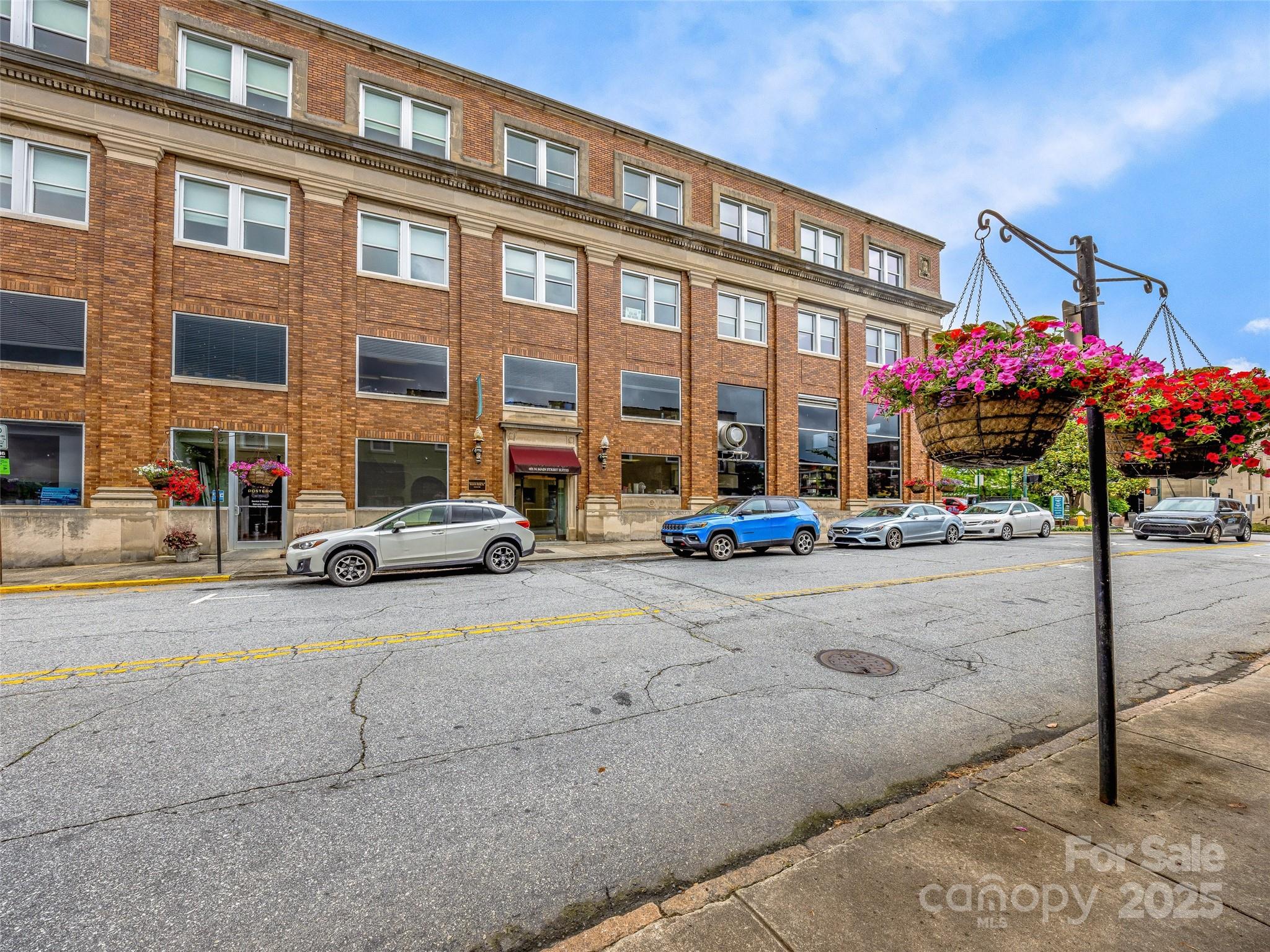 401 N Main Street 3 Property Photo 6