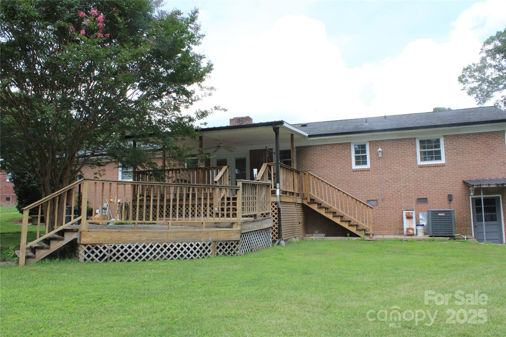 116 Woodbark Lane Property Photo 2