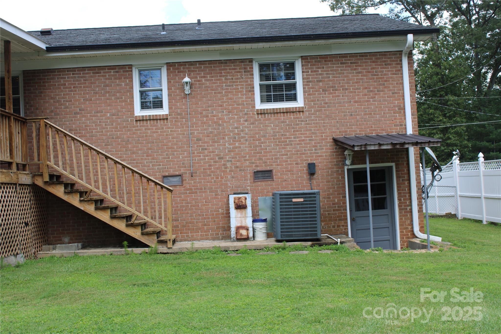 116 Woodbark Lane Property Photo 3