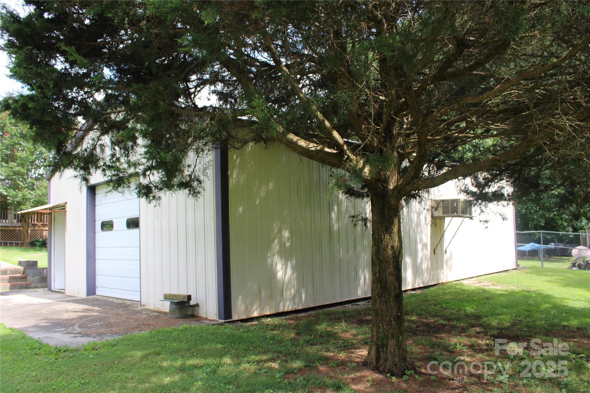 116 Woodbark Lane Property Photo 4