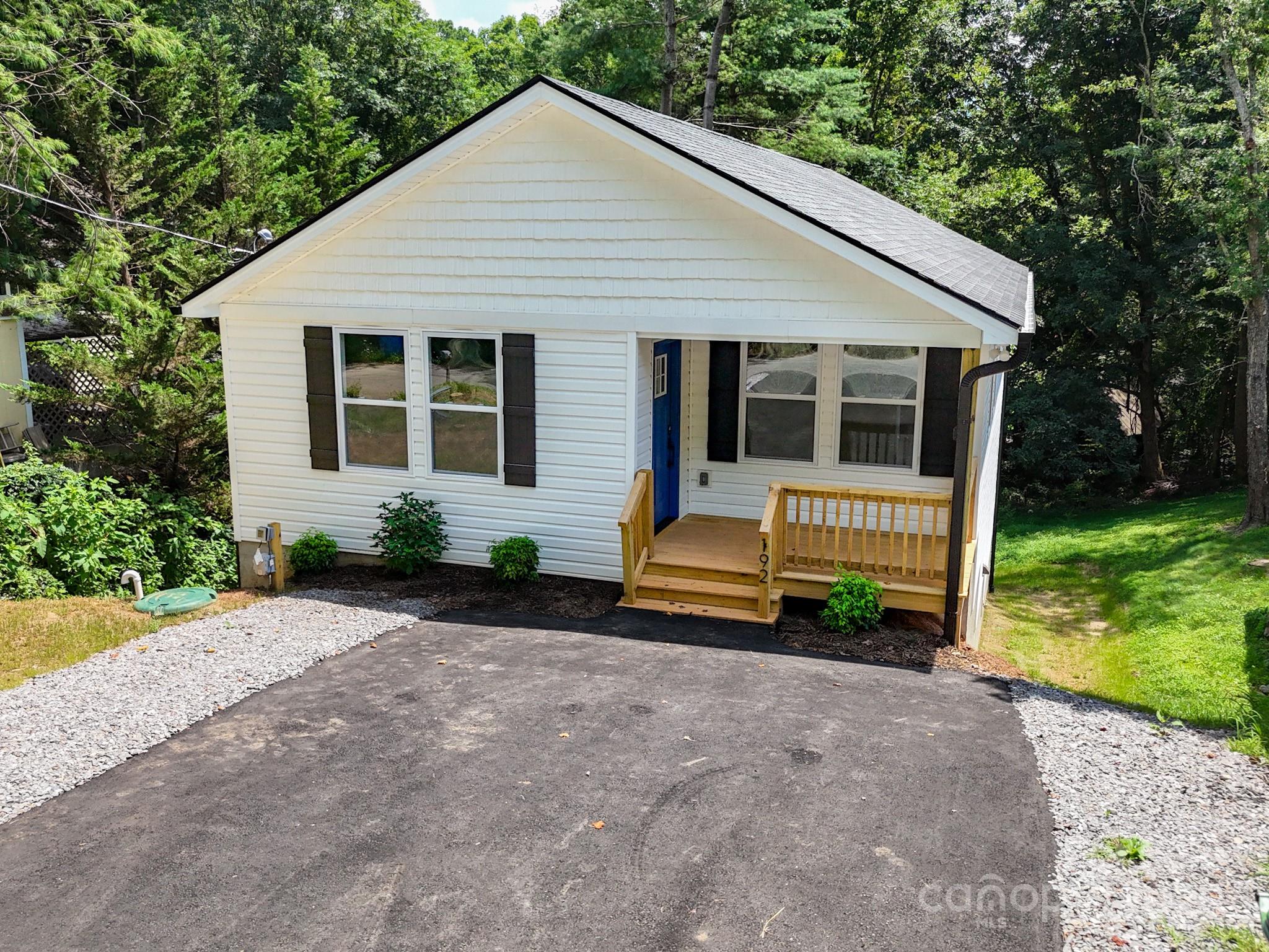 192 Appalachian Way Property Photo 3