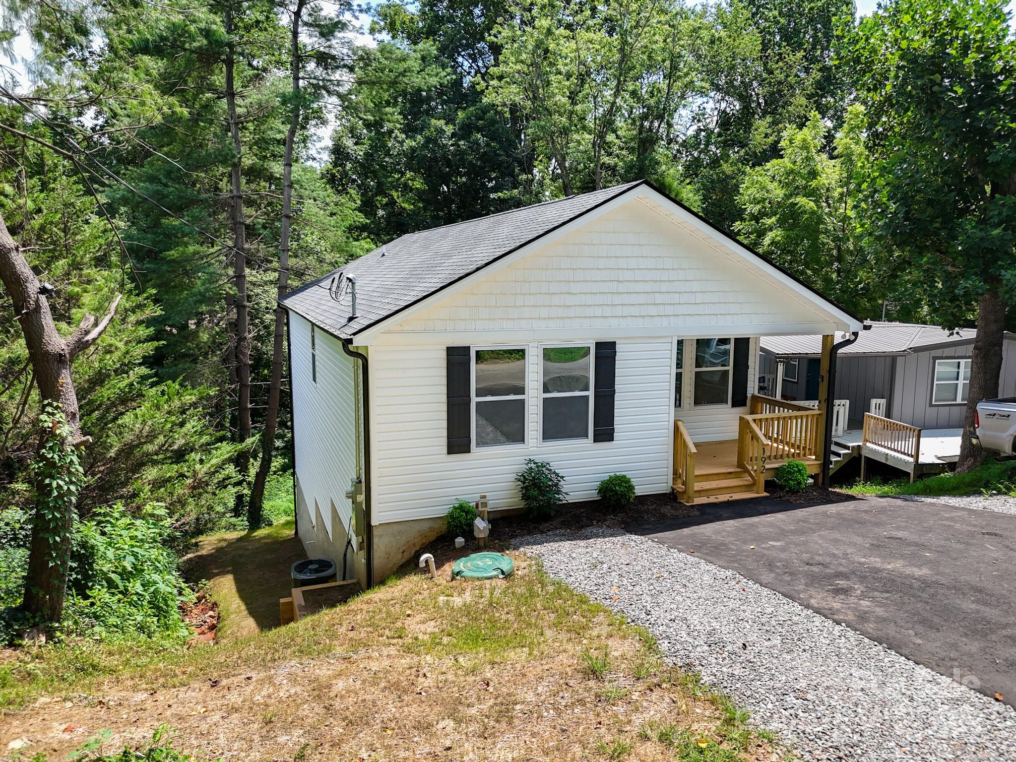 192 Appalachian Way Property Photo 4