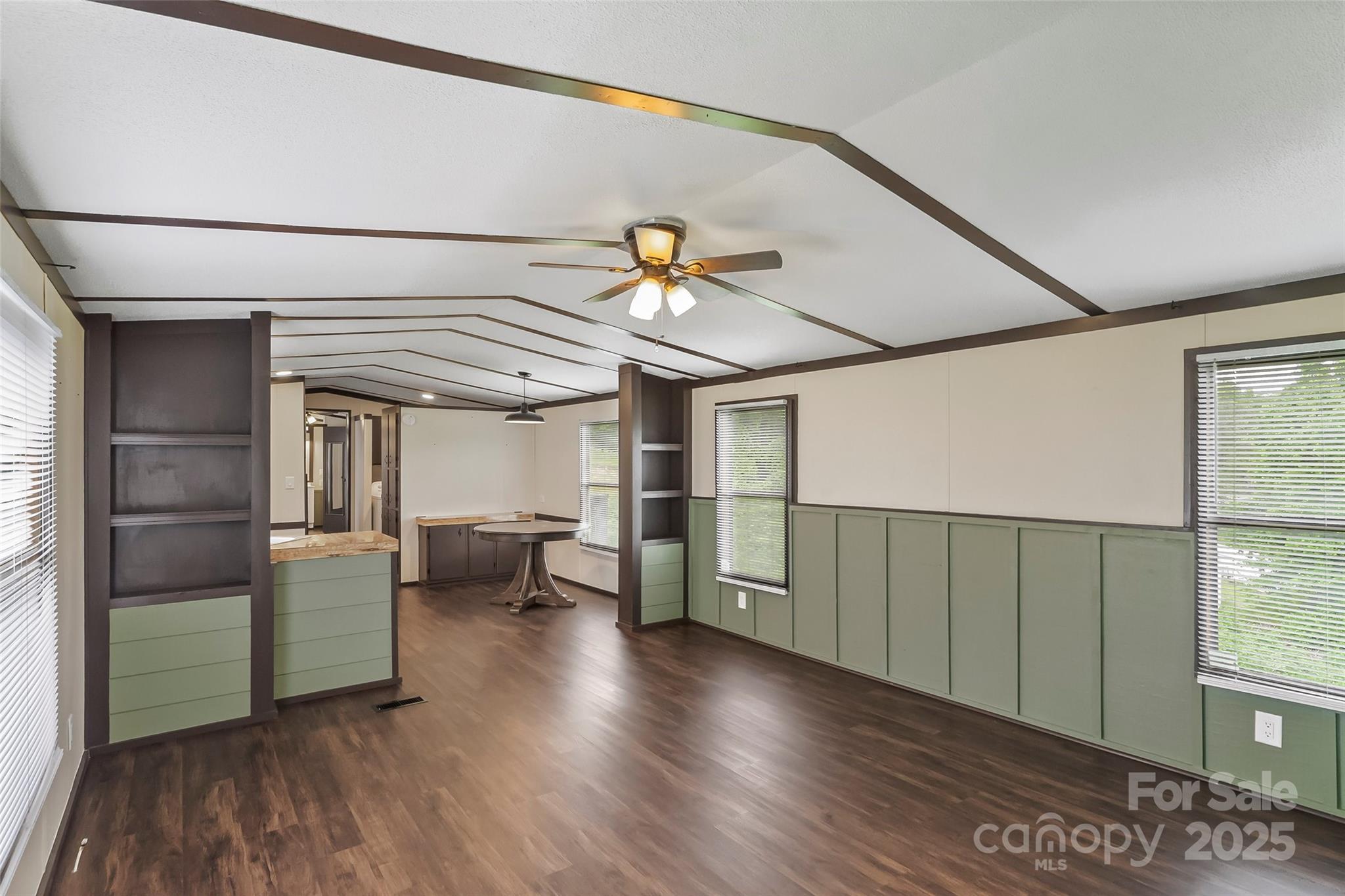 1712 Nc 126 Highway Property Photo 2