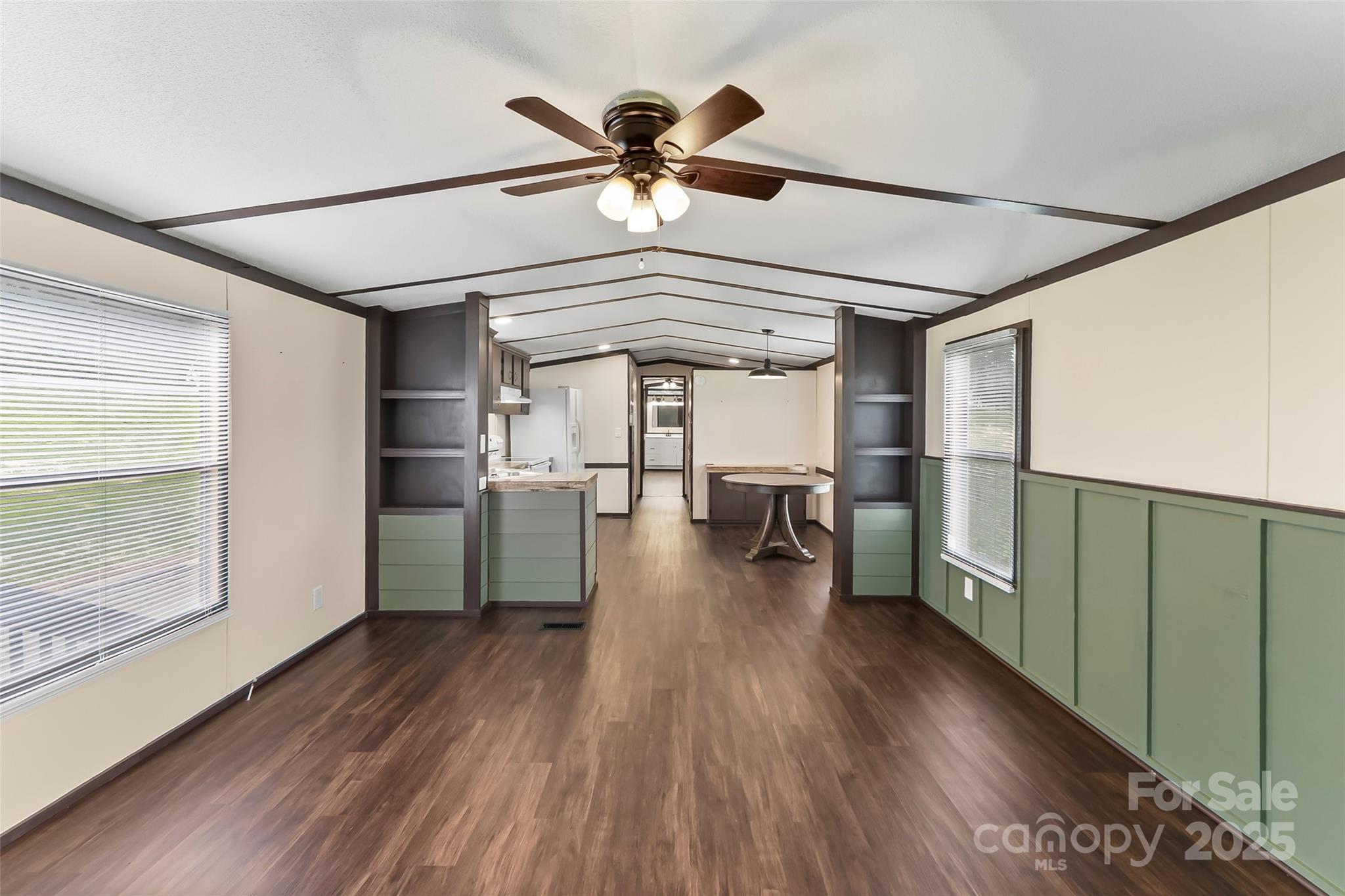 1712 Nc 126 Highway Property Photo 4