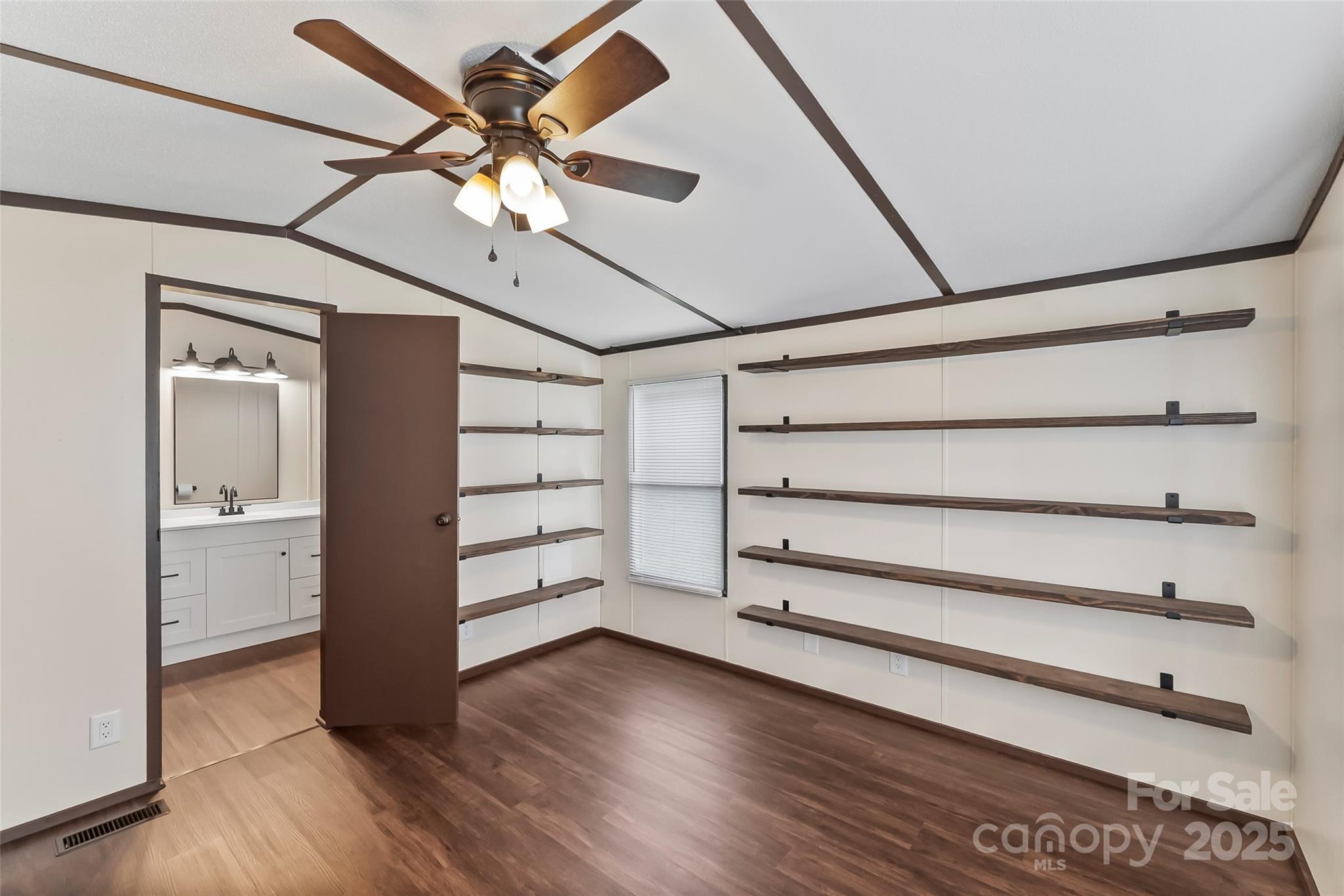 1712 Nc 126 Highway Property Photo 13