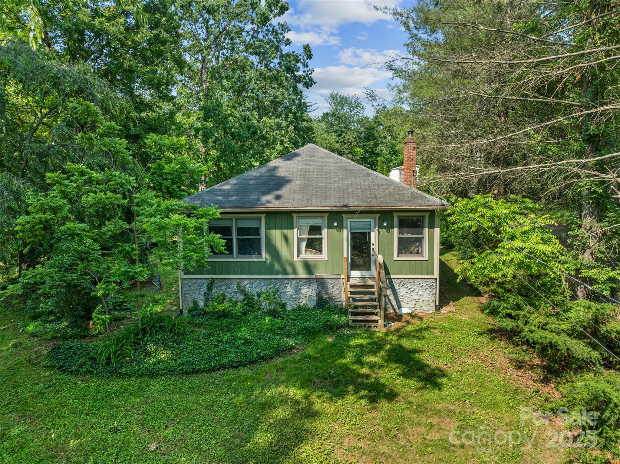 14 Luckenbach Drive Property Photo 1