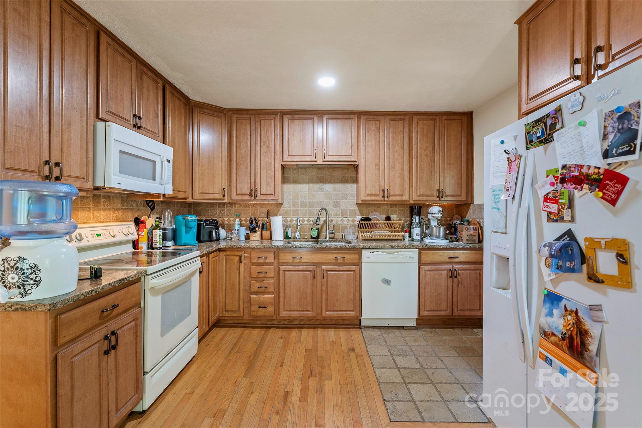 14 Luckenbach Drive Property Photo 5