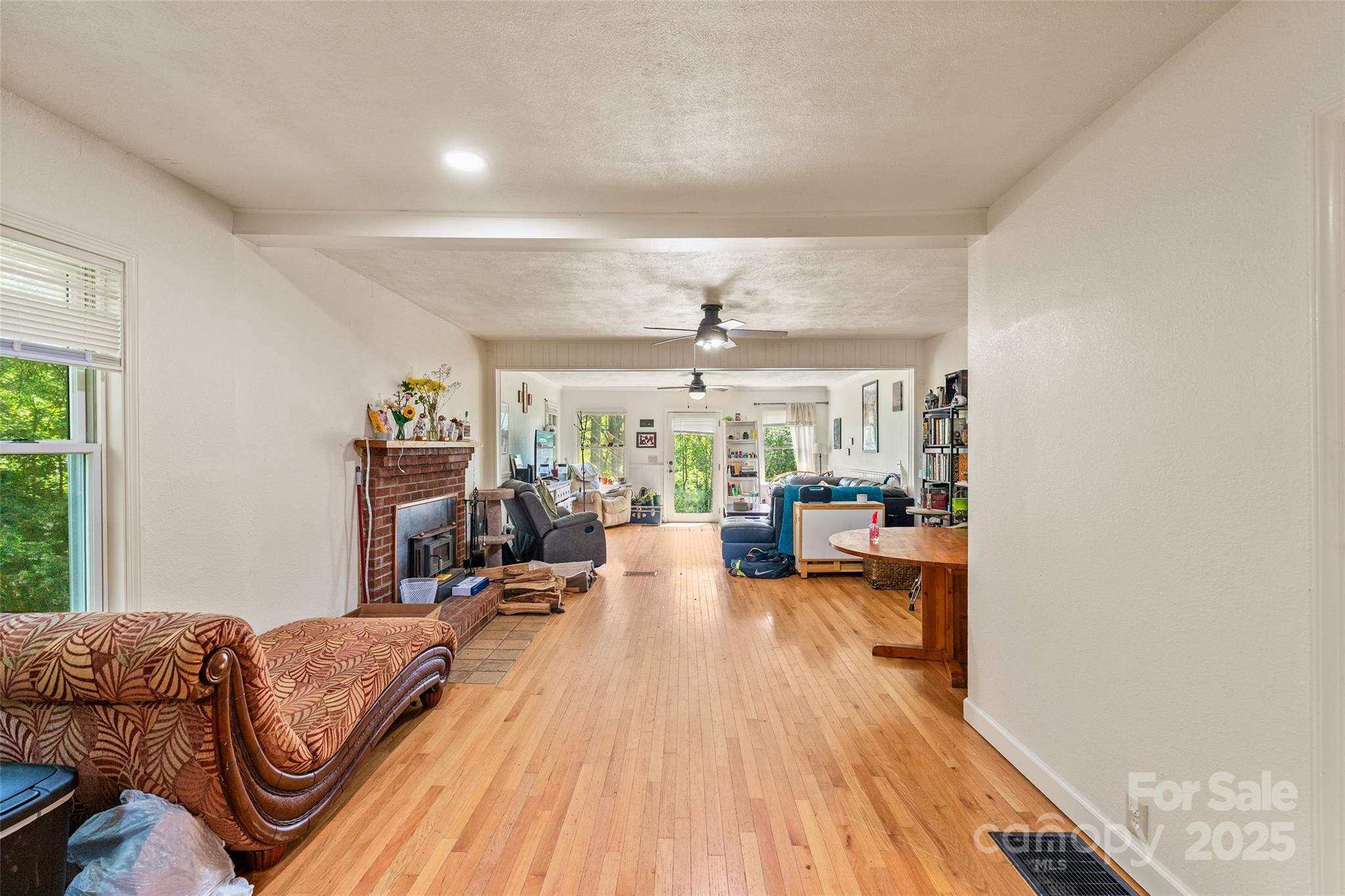 14 Luckenbach Drive Property Photo 6