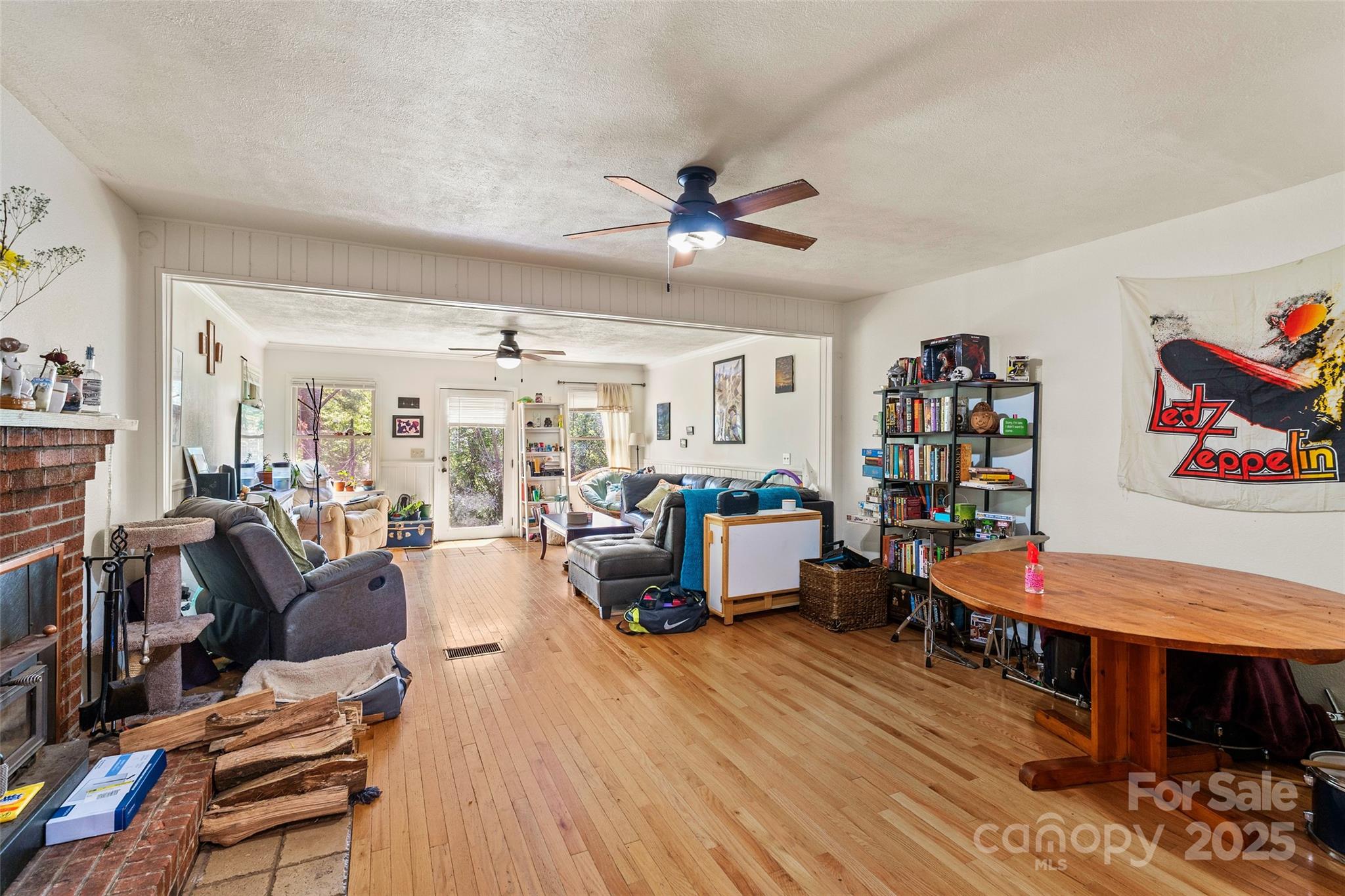 14 Luckenbach Drive Property Photo 7