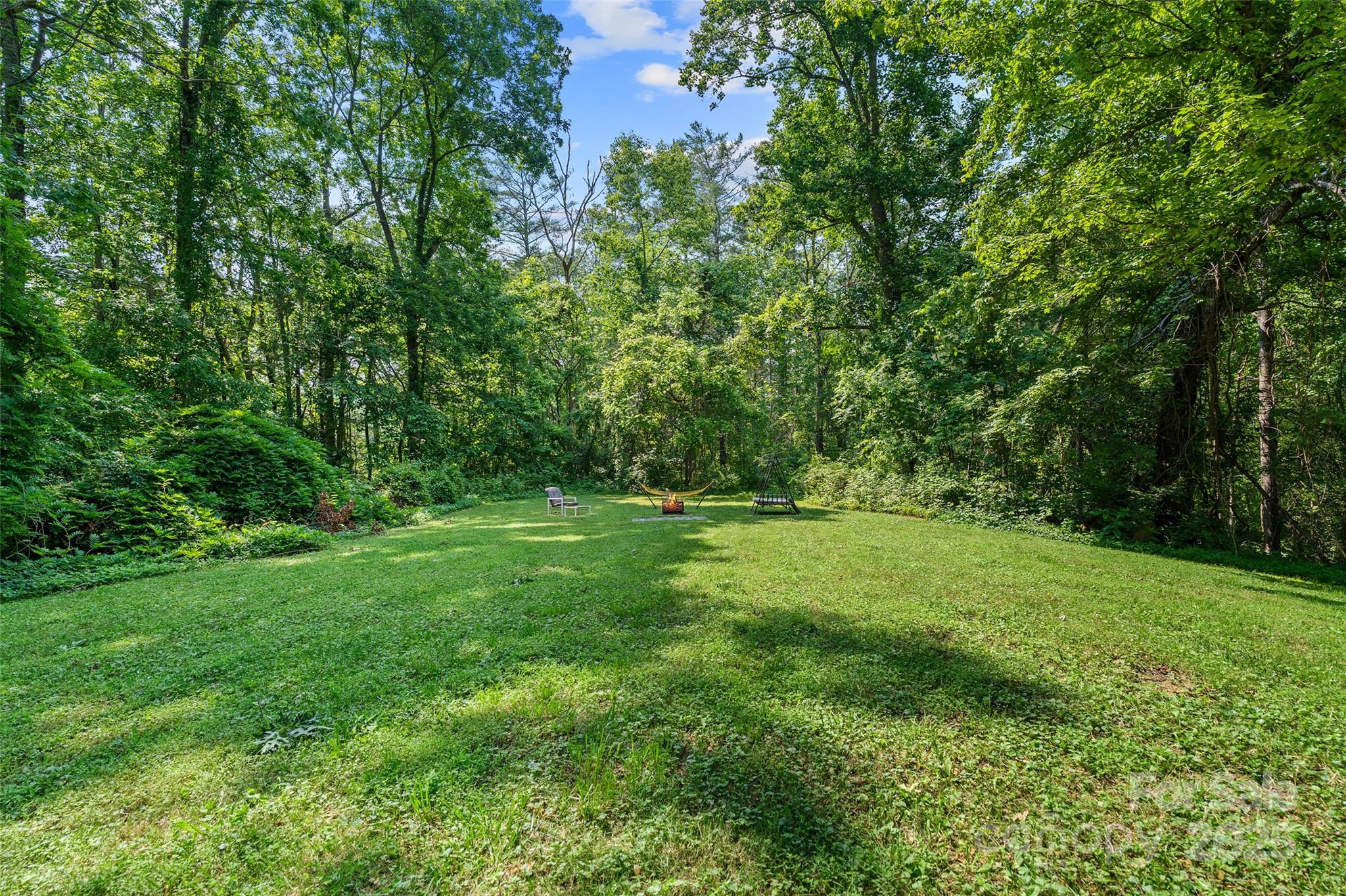 14 Luckenbach Drive Property Photo 14