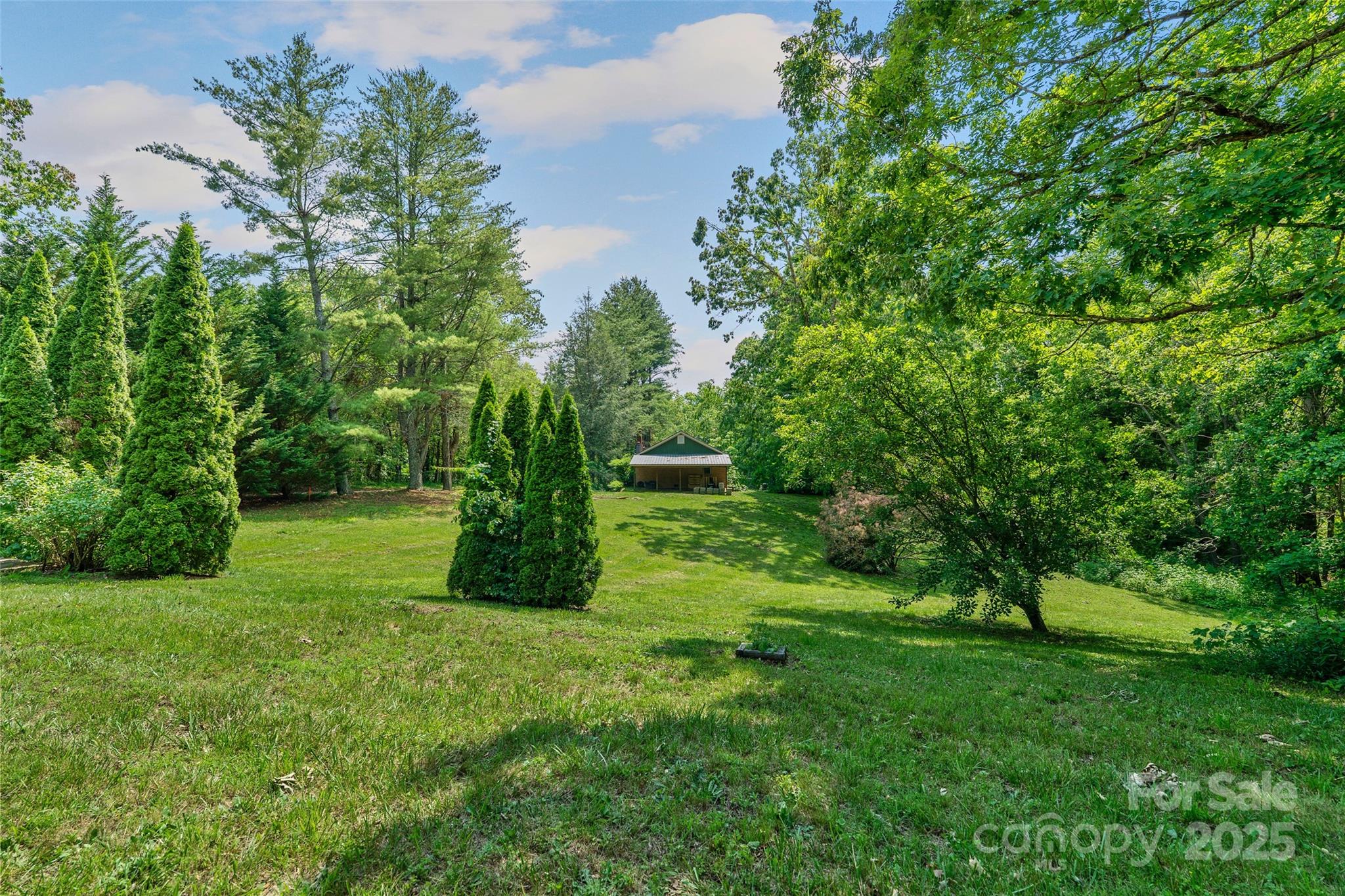 14 Luckenbach Drive Property Photo 18
