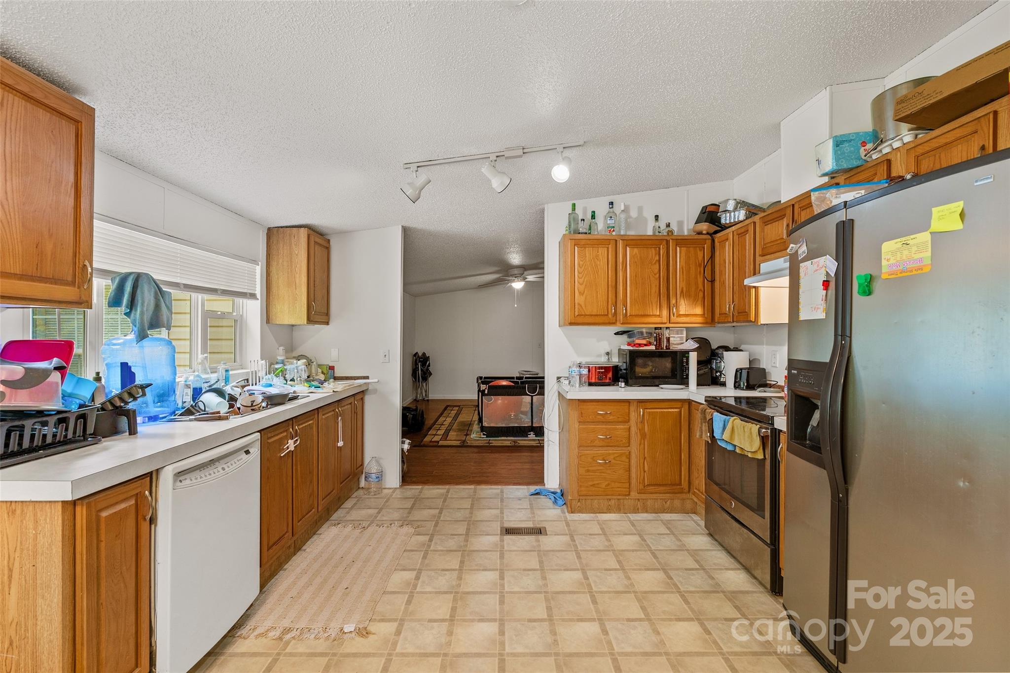 14 Luckenbach Drive Property Photo 34