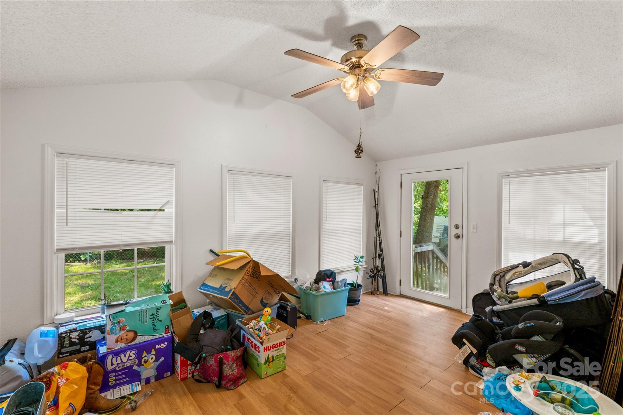 14 Luckenbach Drive Property Photo 36