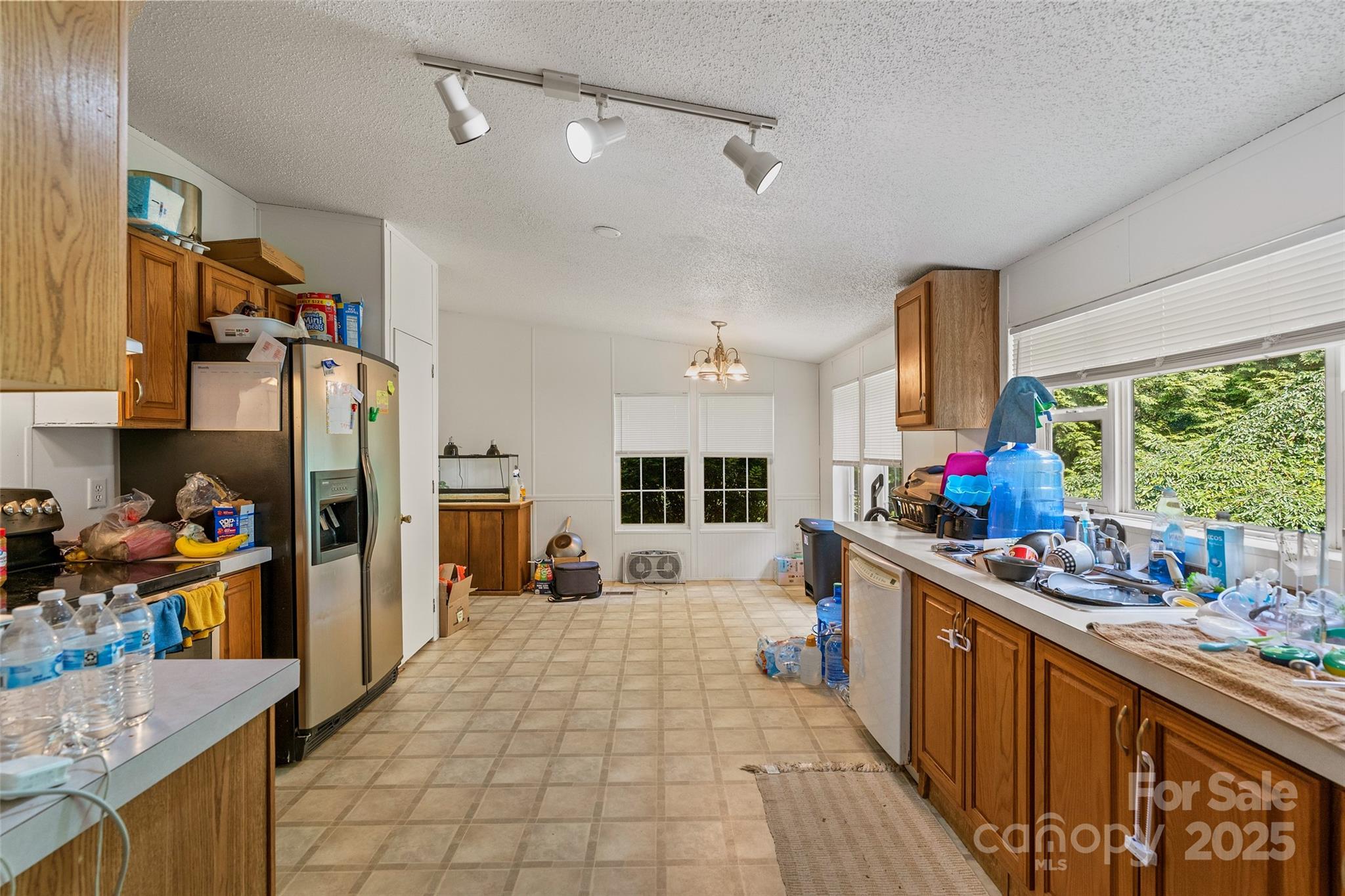 14 Luckenbach Drive Property Photo 37