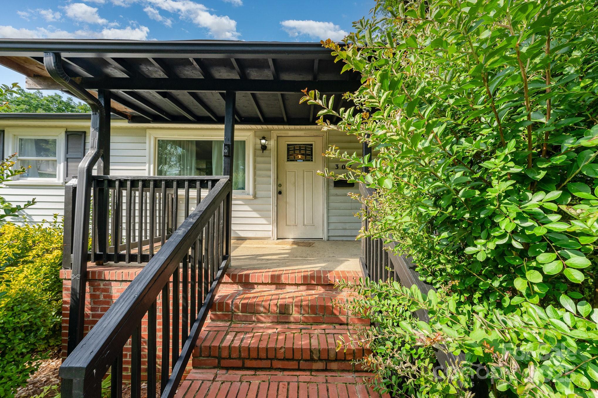 307 Elm Street Property Photo 1