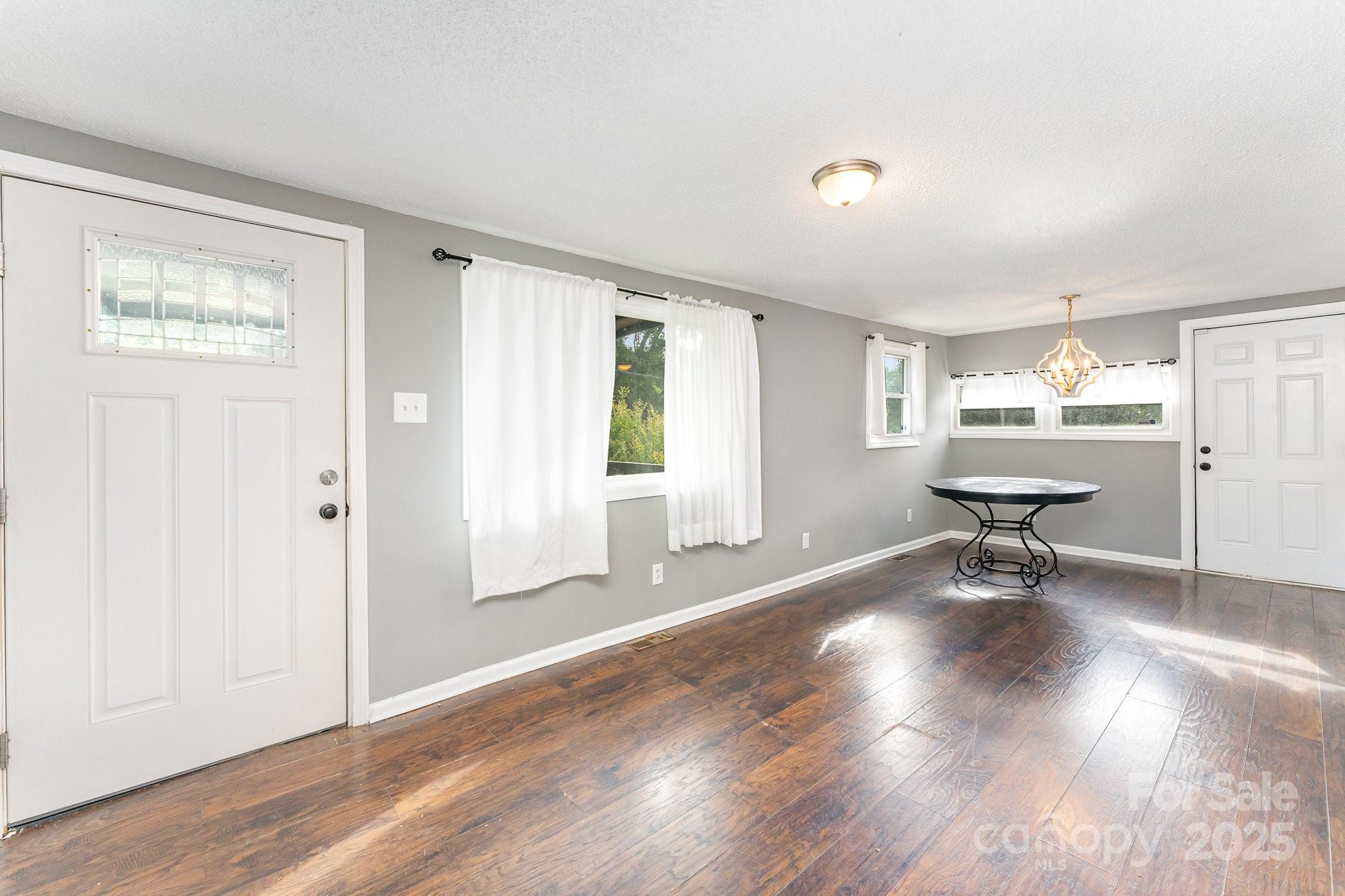 307 Elm Street Property Photo 5