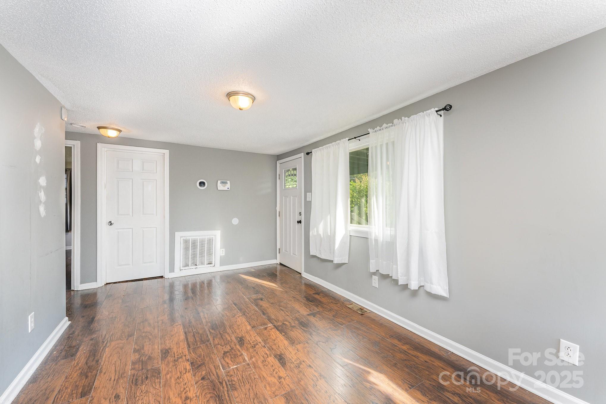 307 Elm Street Property Photo 6