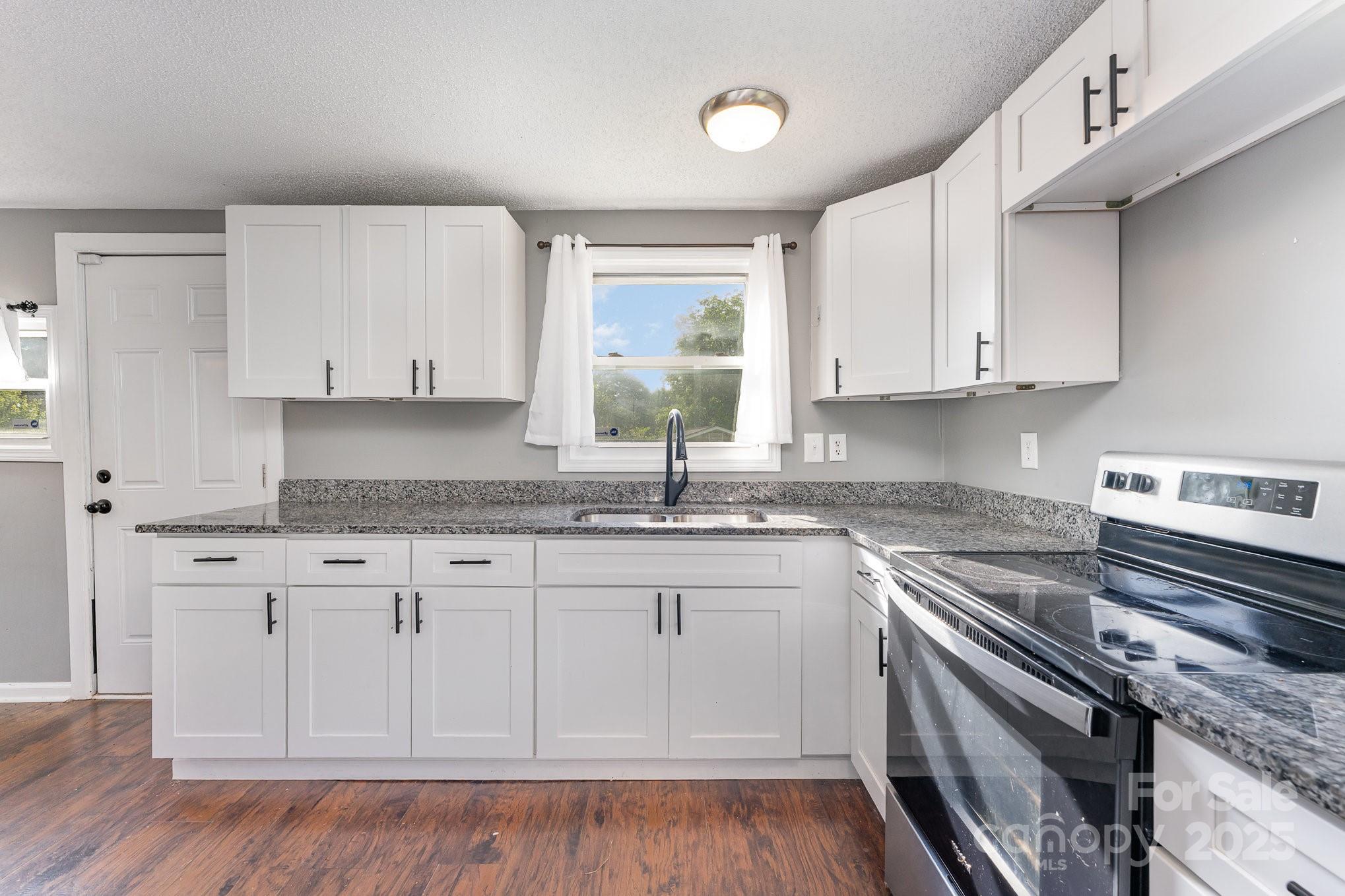 307 Elm Street Property Photo 12