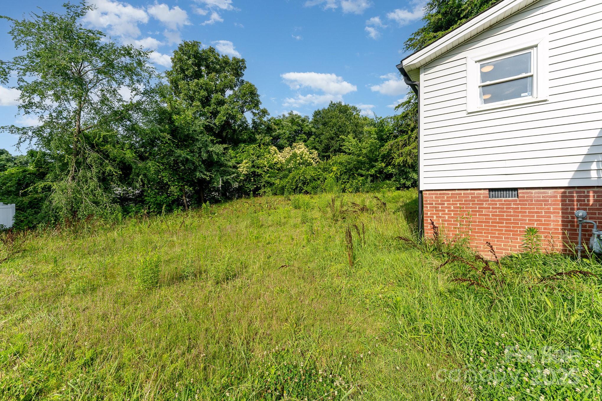 307 Elm Street Property Photo 28