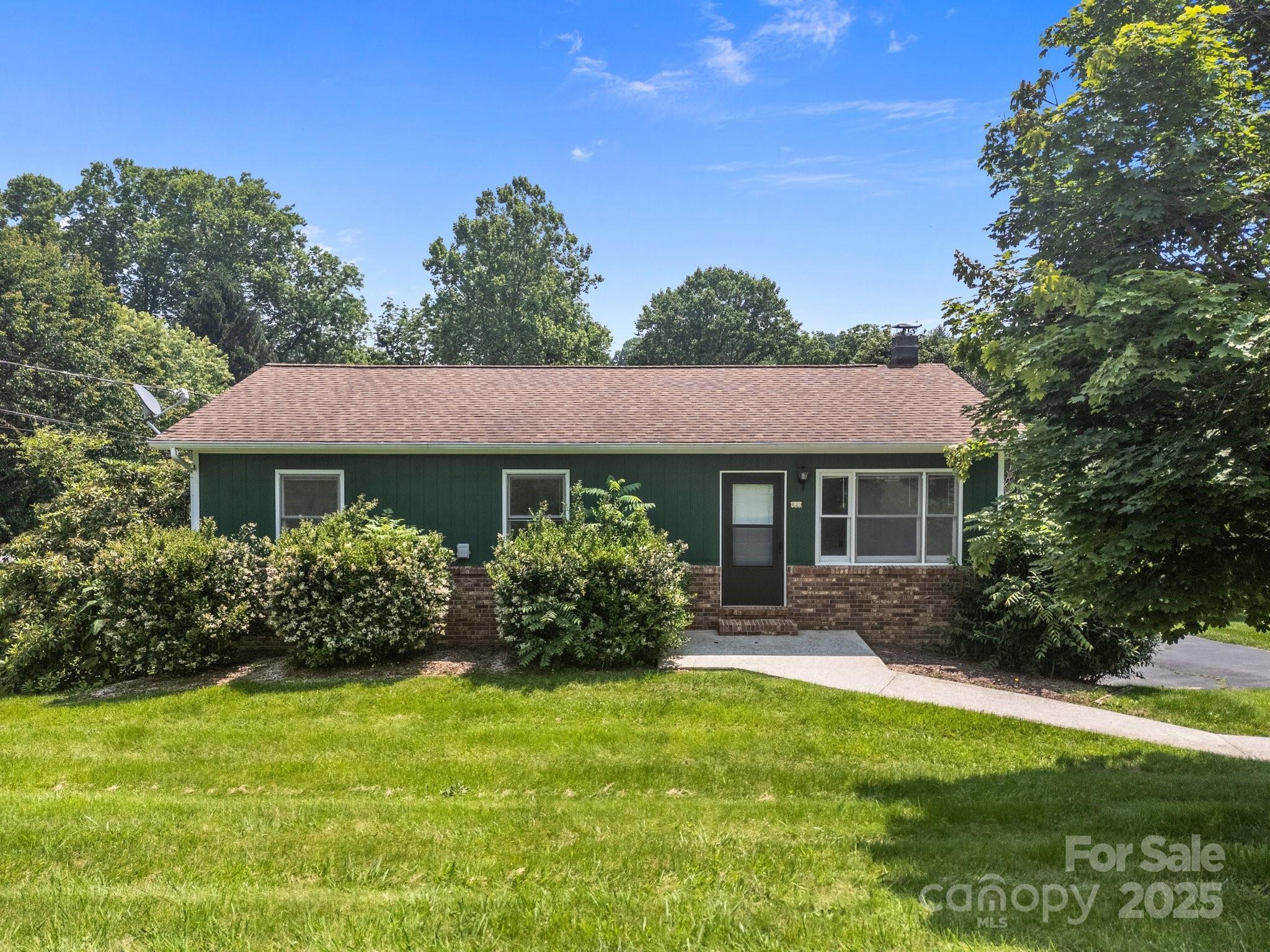 520 Forest Street Property Photo 1