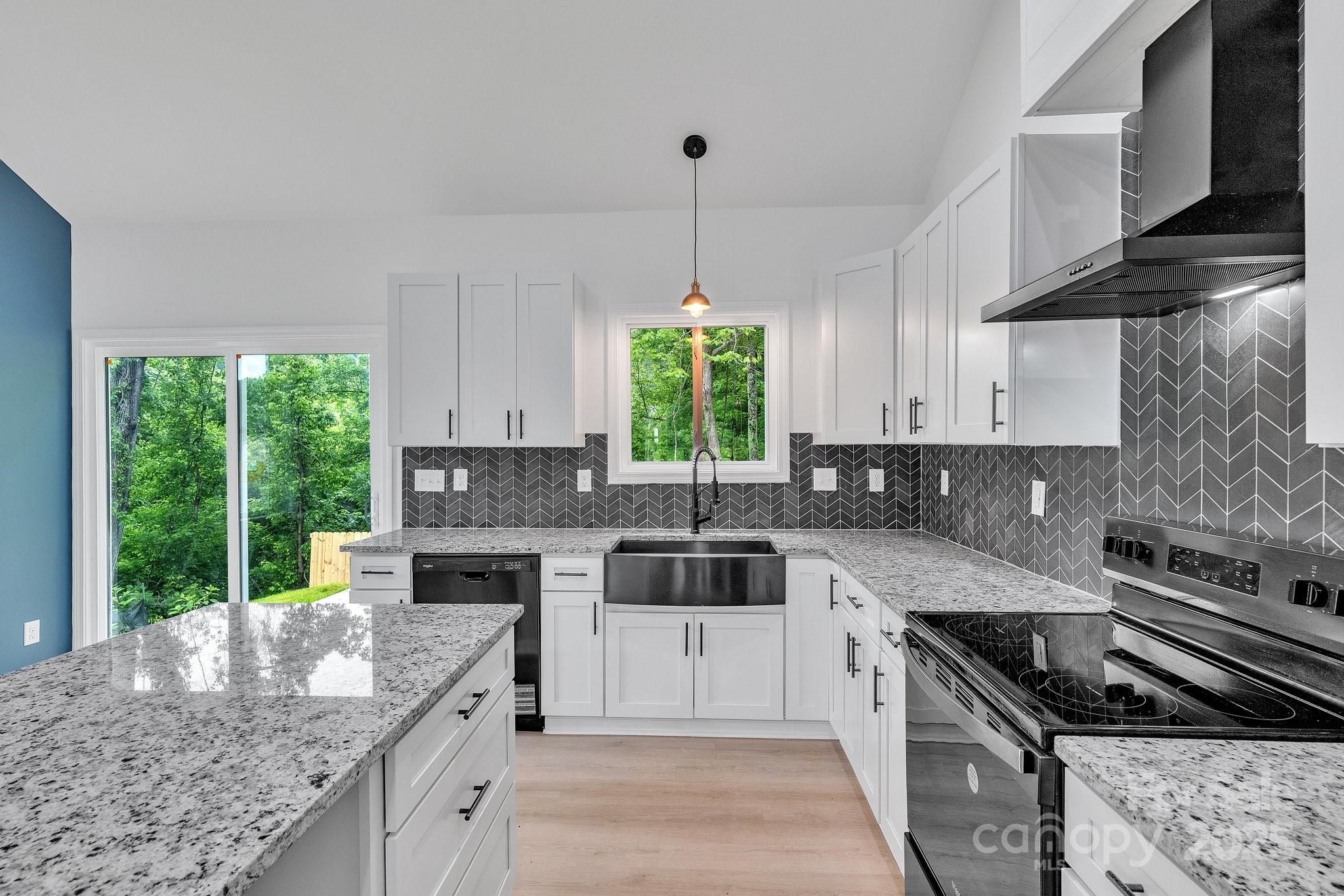 516 North Mulberry Street Property Photo 8