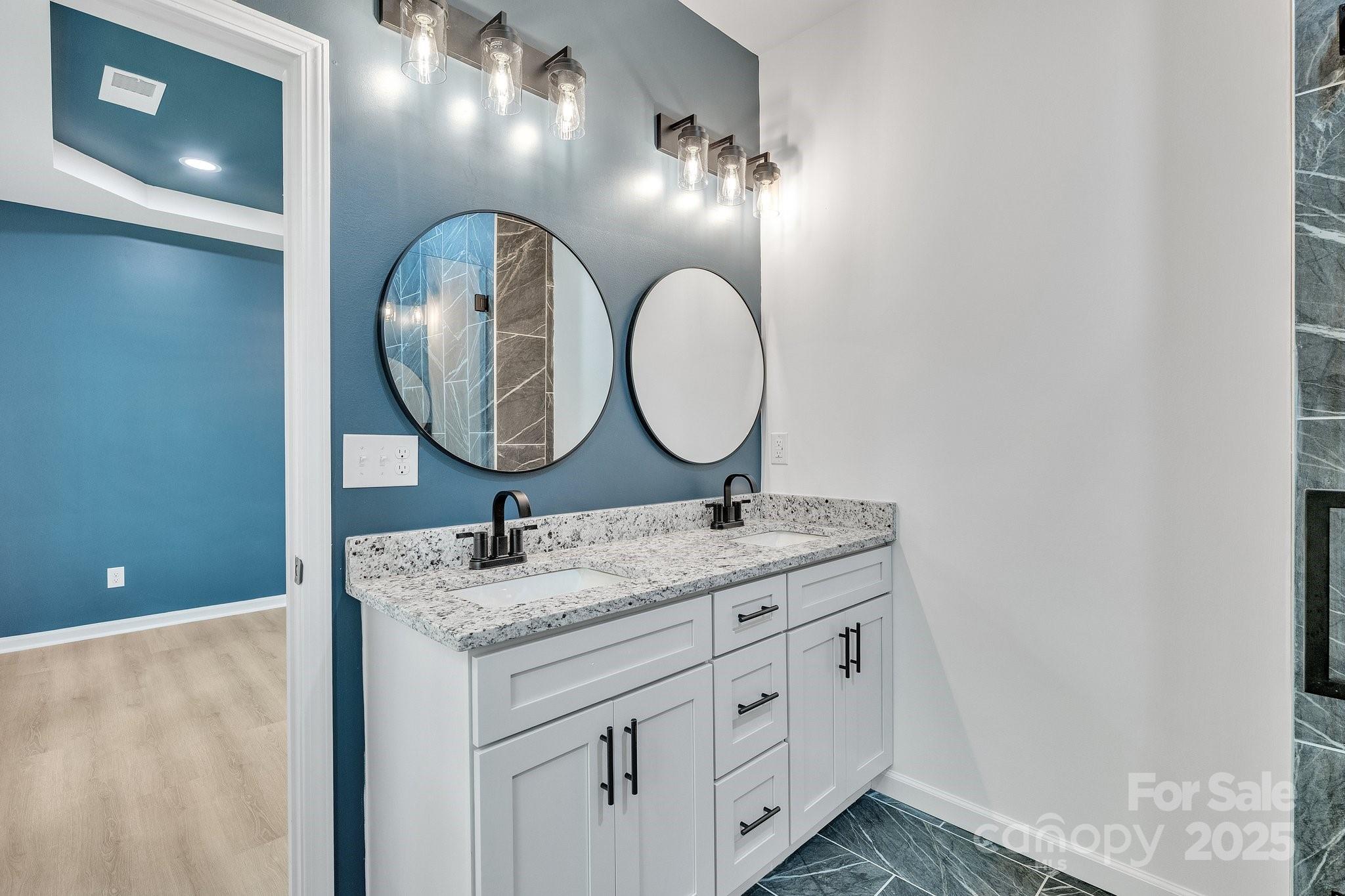 516 North Mulberry Street Property Photo 14