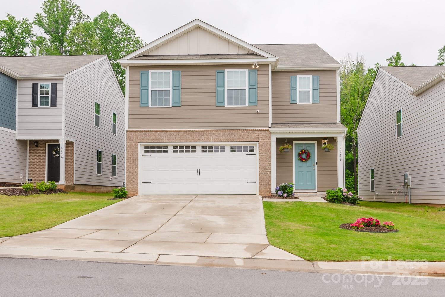 2226 Redstone Drive Property Photo 1