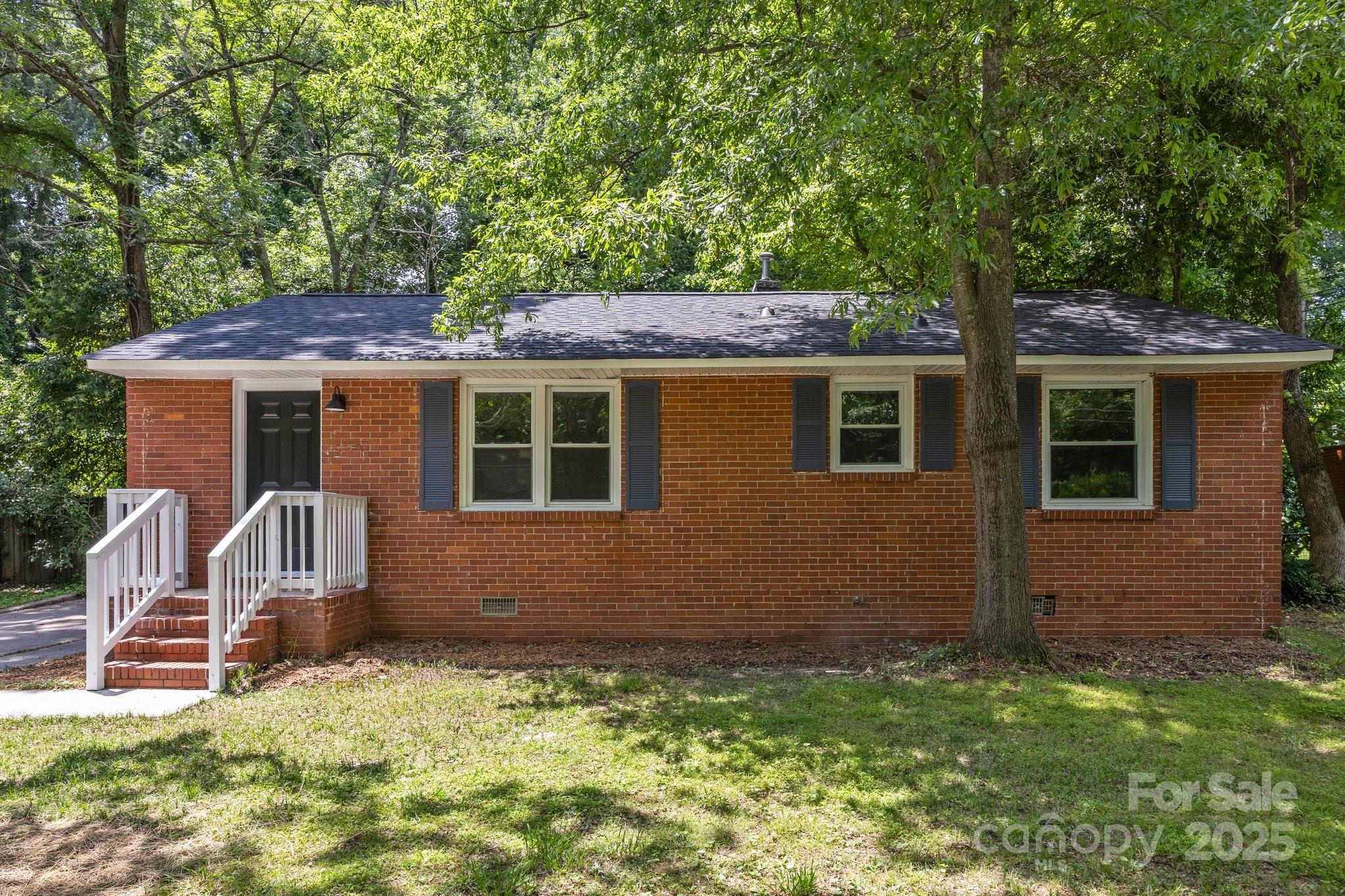 1709 Masonic Drive Property Photo 1