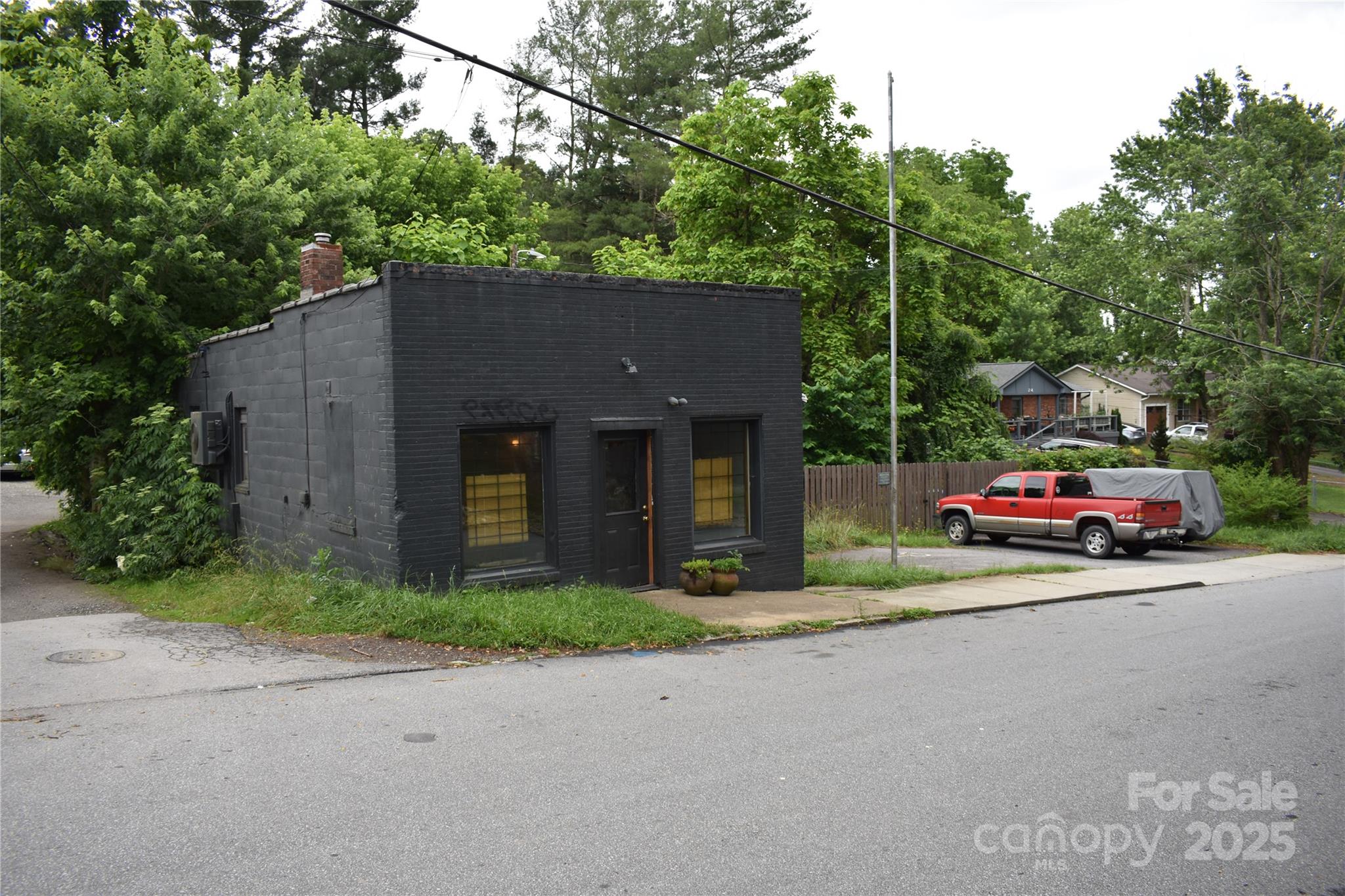 16 Allen Street Property Photo 1