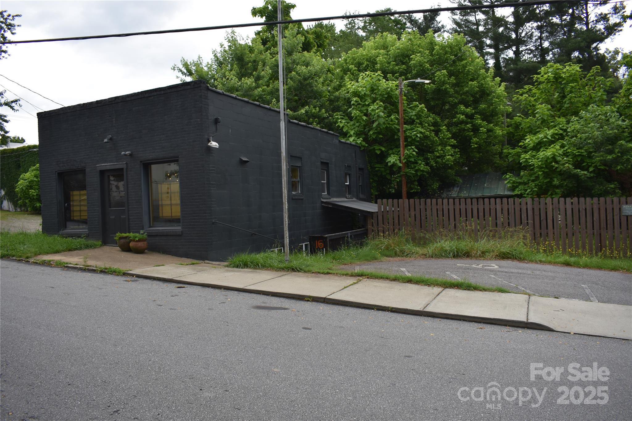 16 Allen Street Property Photo 3