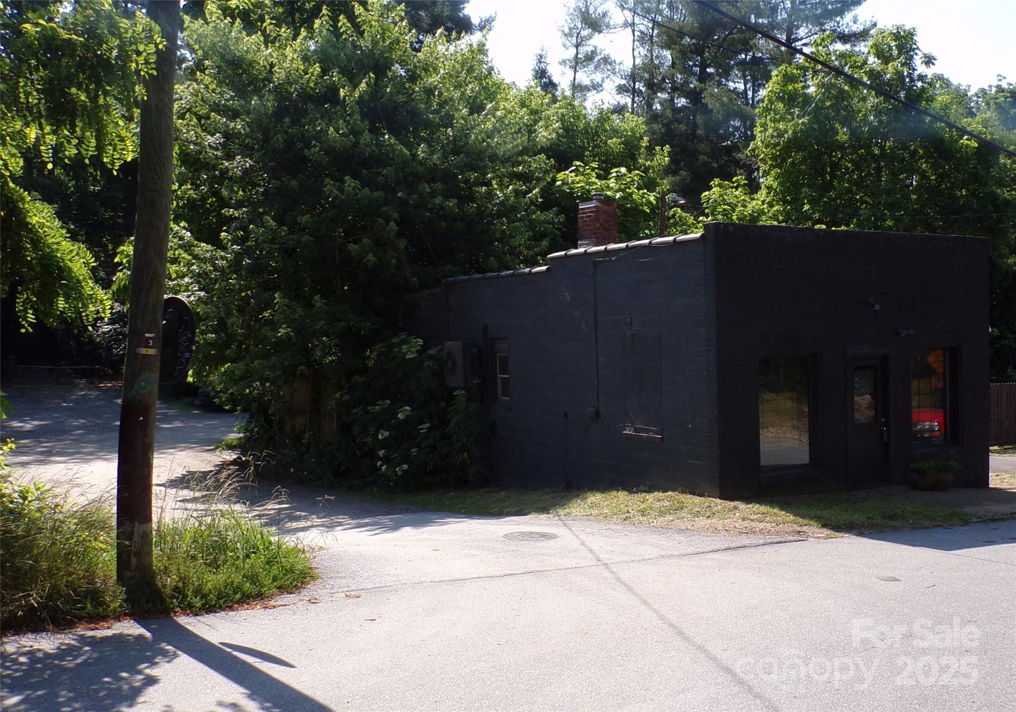 16 Allen Street Property Photo 4