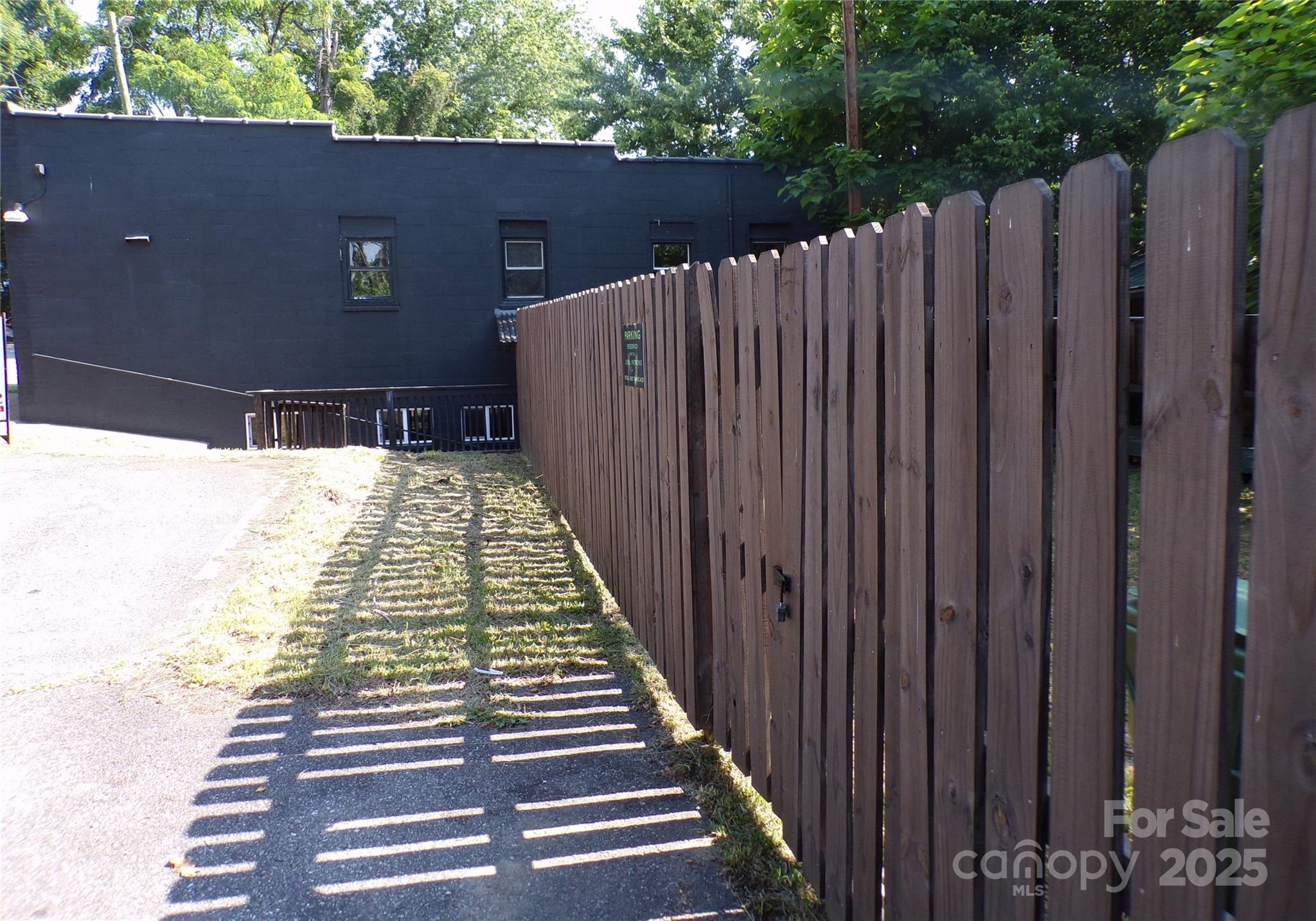 16 Allen Street Property Photo 29