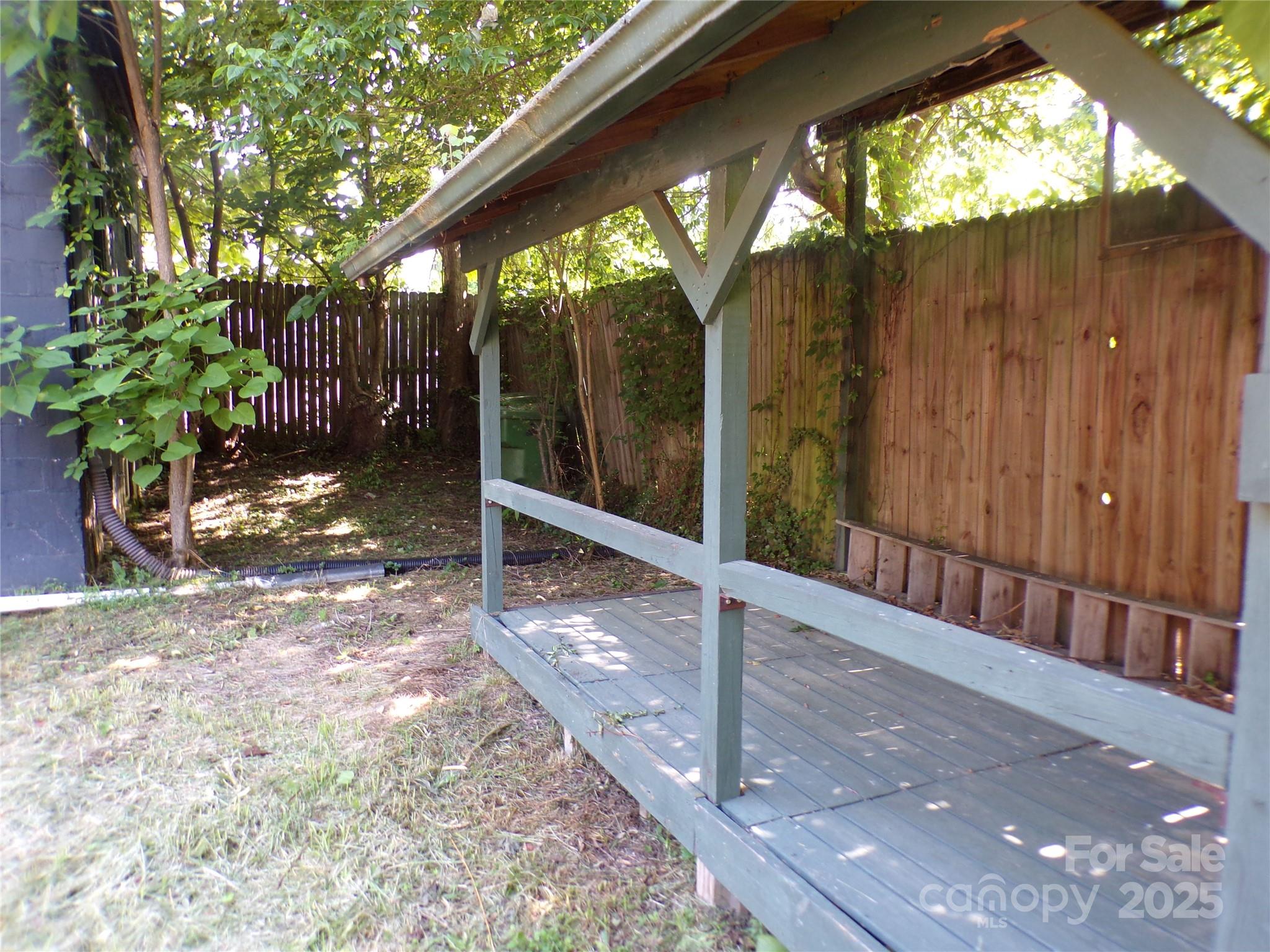 16 Allen Street Property Photo 30
