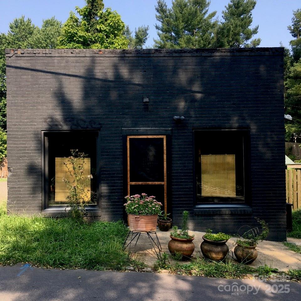 16 Allen Street Property Photo 33