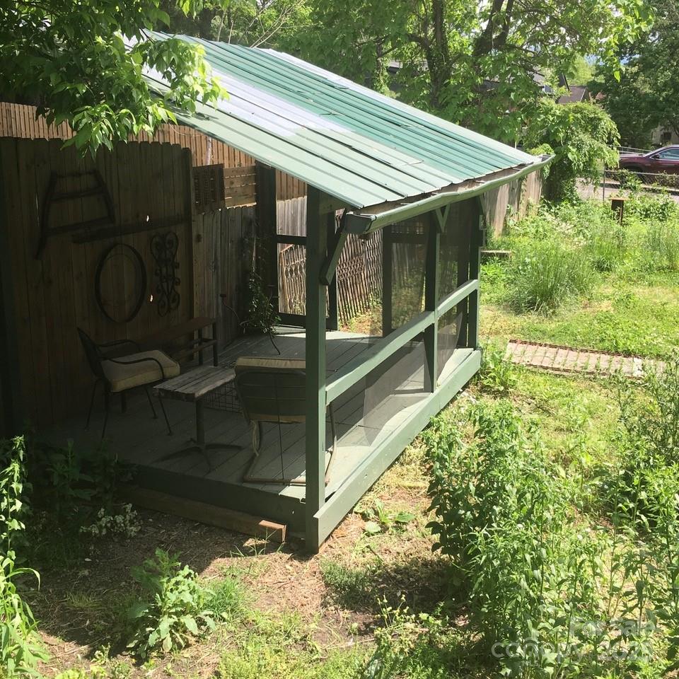 16 Allen Street Property Photo 35