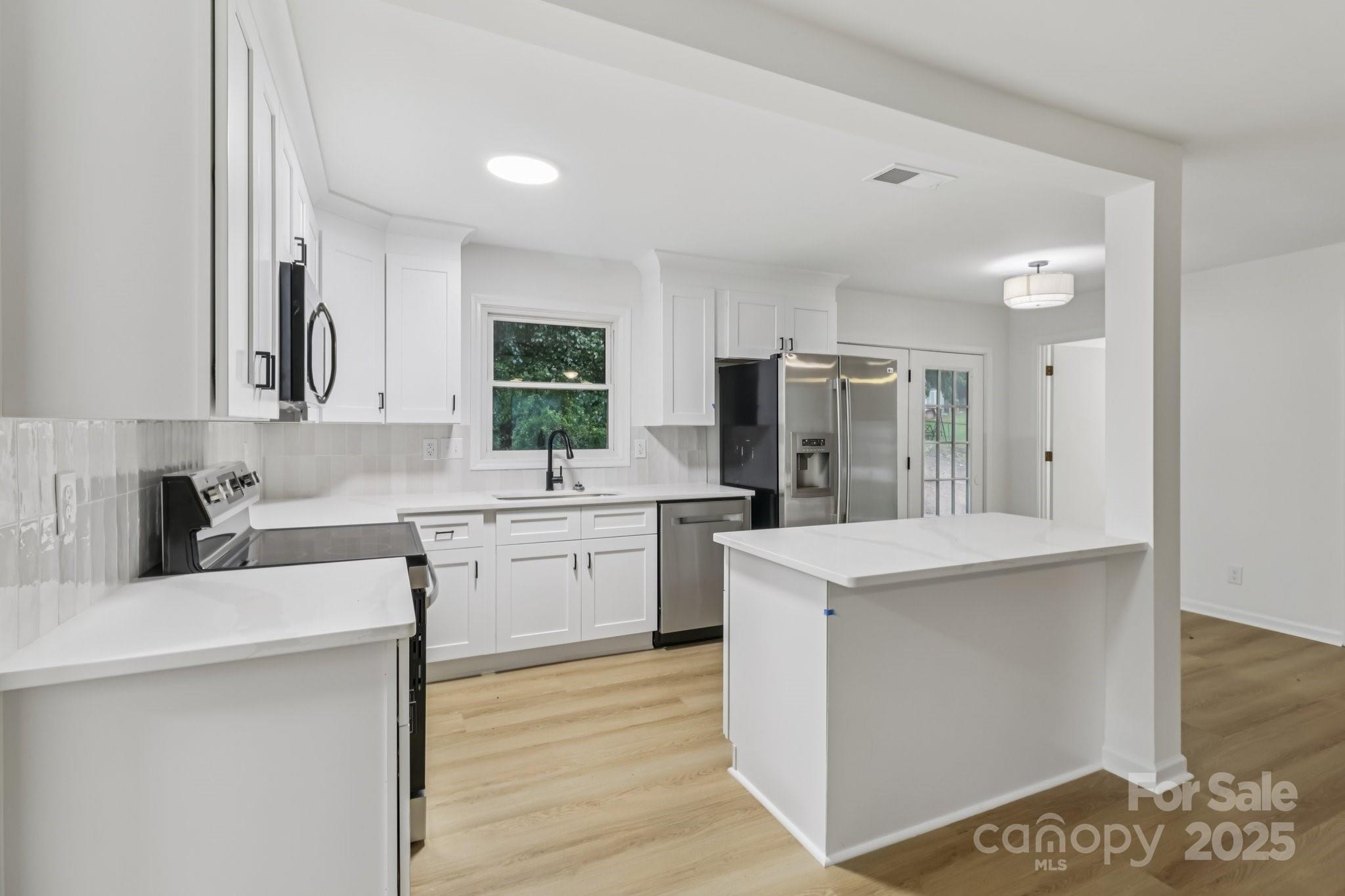 848 Ike Lynch Road Property Photo 12